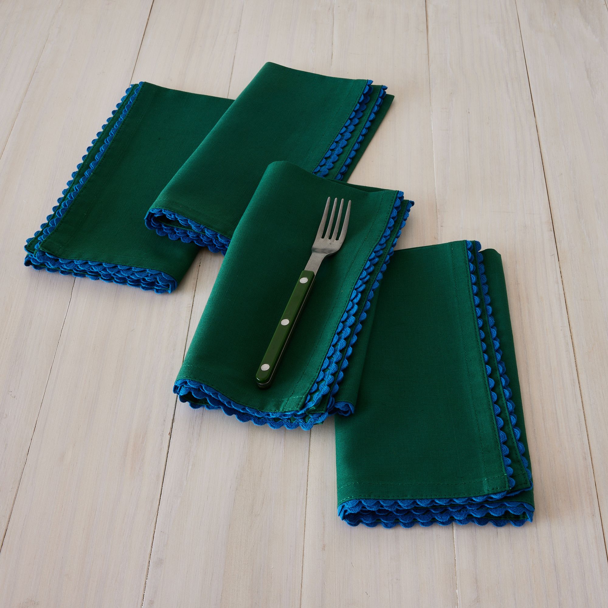 Schoolhouse Scallop Trim Napkins, Set of 4