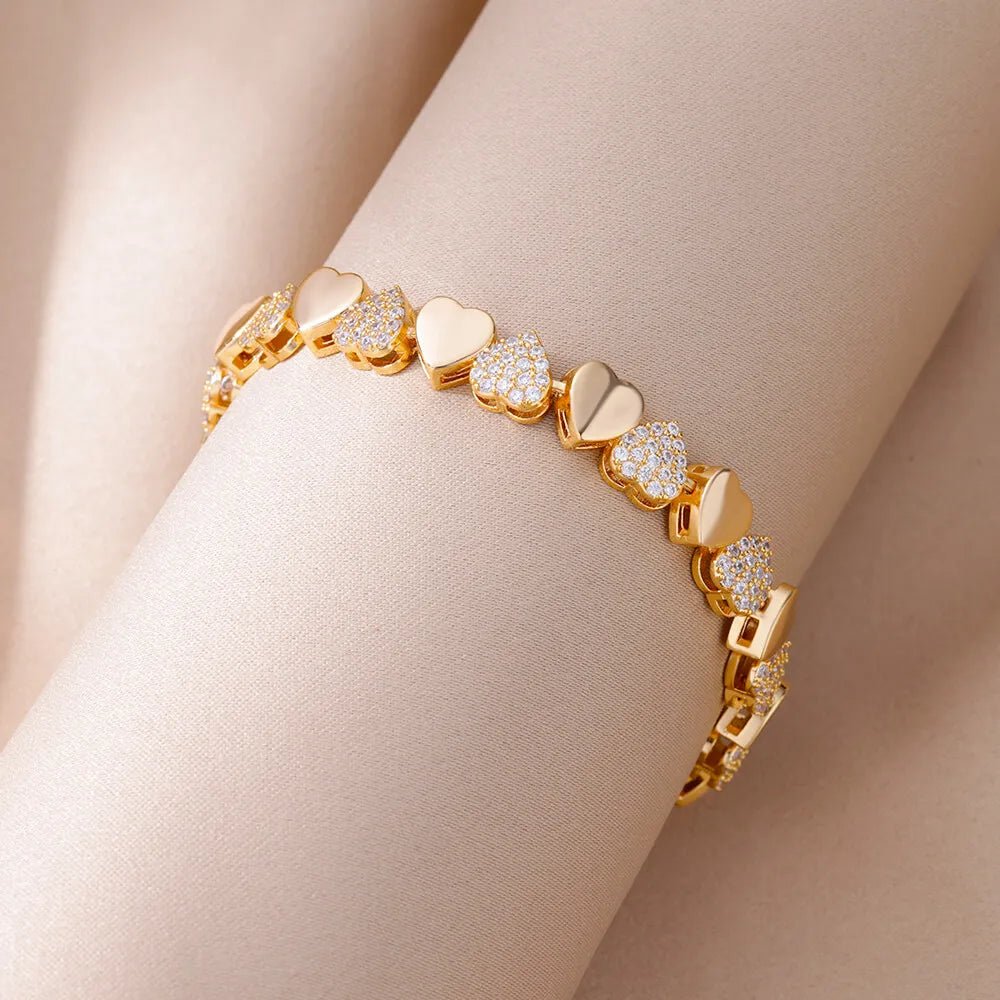 Dainty Heart Speckled Contrast Bracelet
