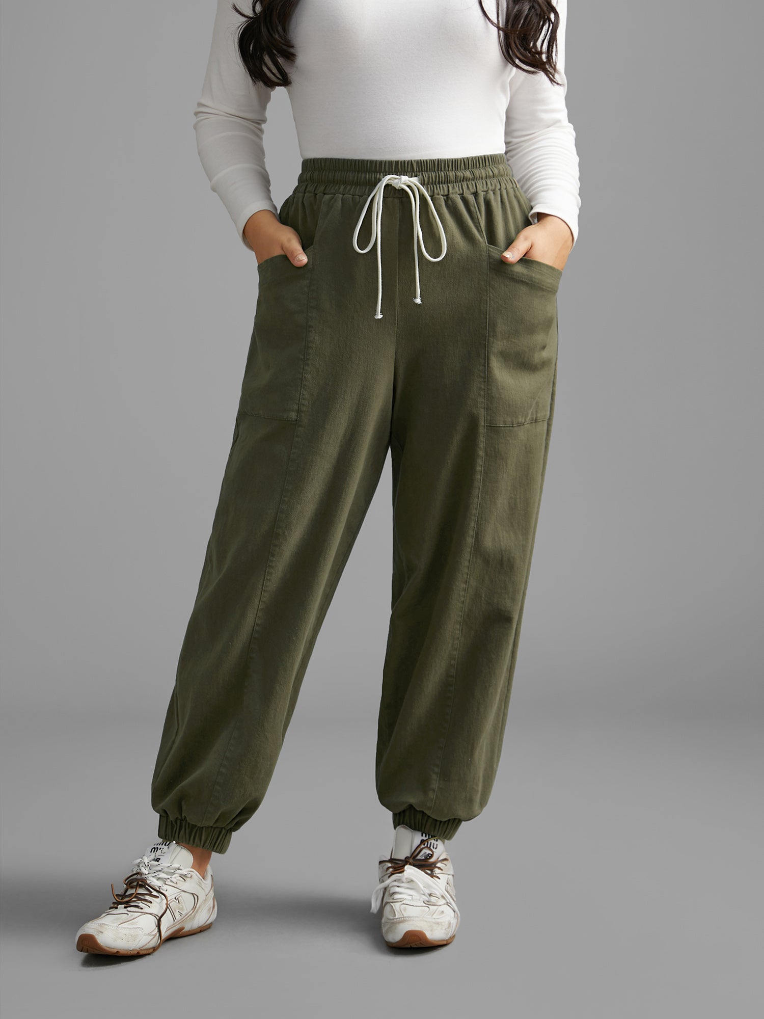 Solid Drawstring Patch Pocket Carrot Pants