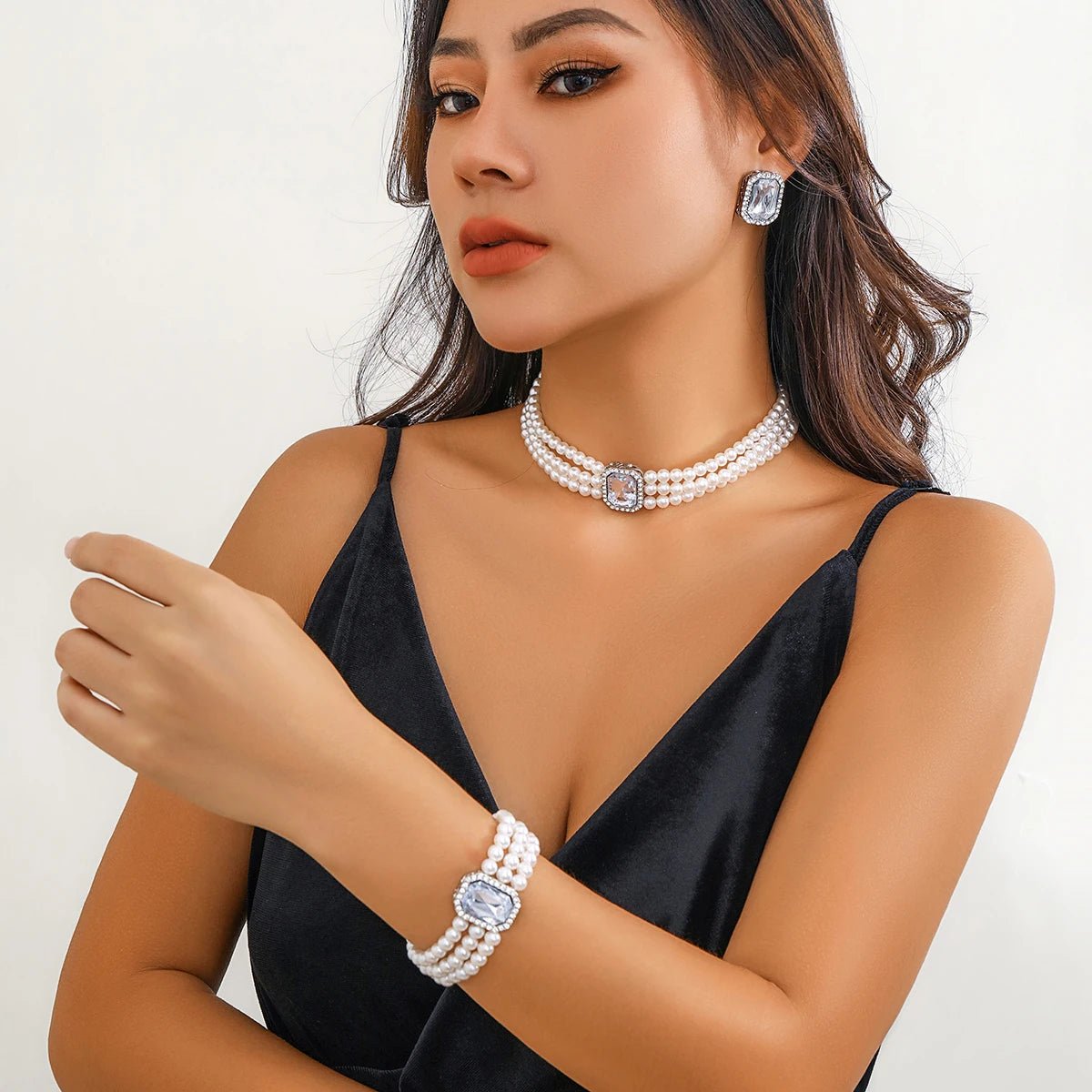 Elegant Pearl Diamond Necklace. Bracelet. and Earring Set