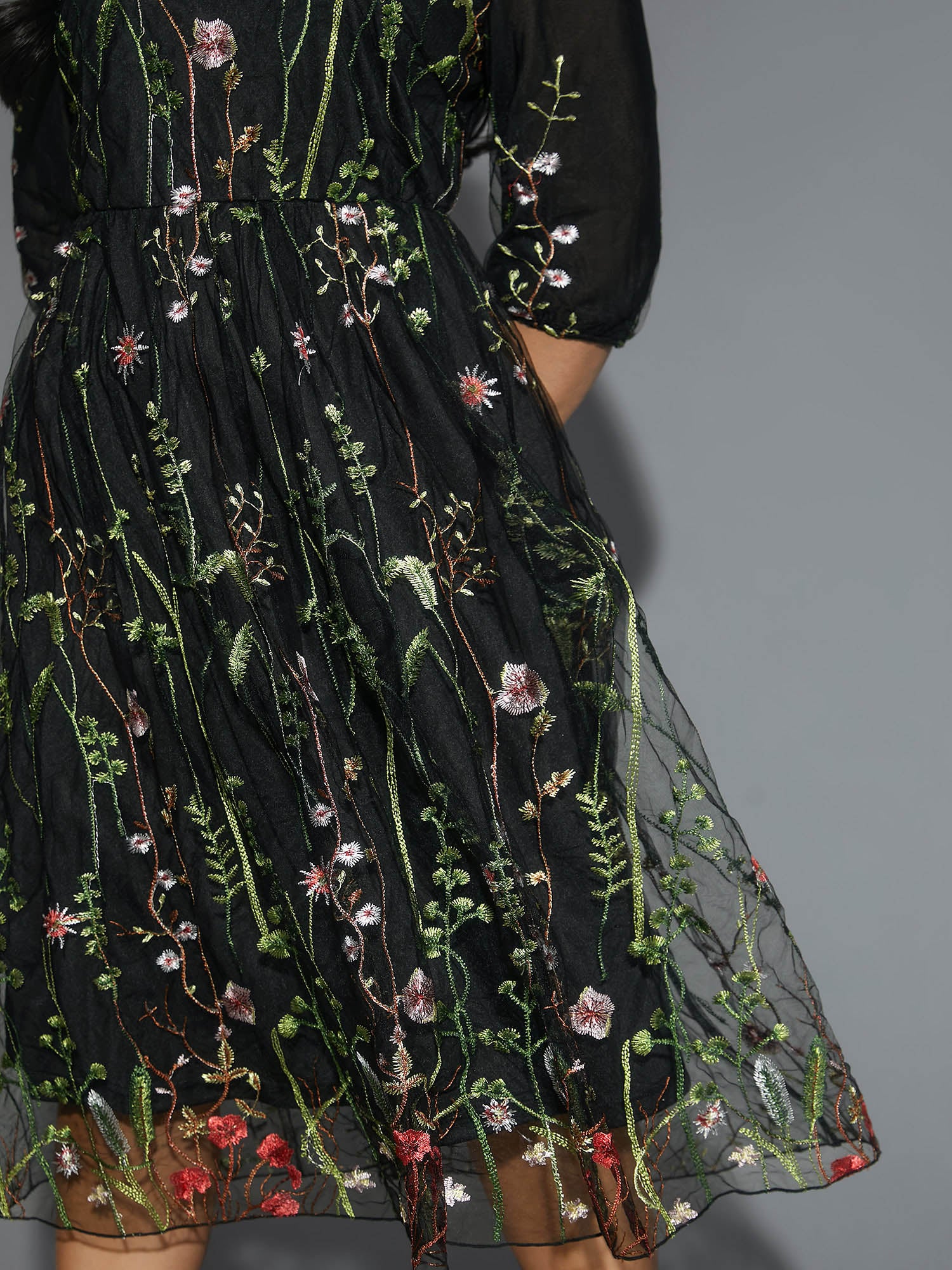 Floral Embroidered Elastic Waist Lined Midi Dress