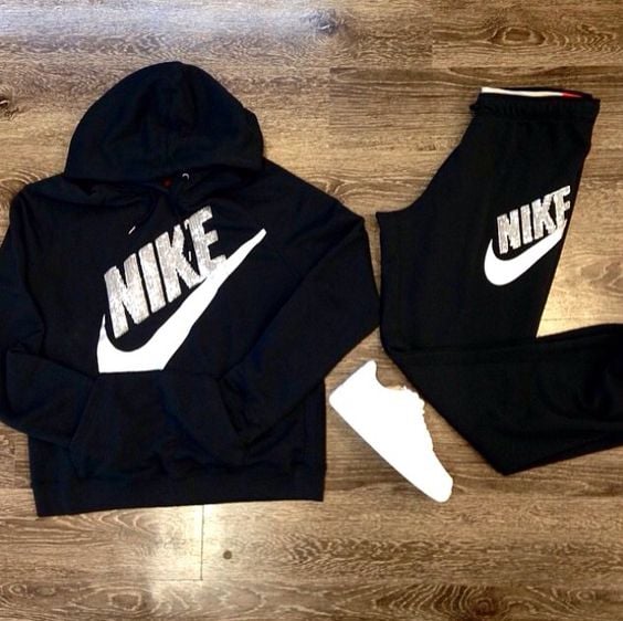 𝐬𝐮𝐢𝐭 (𝐭𝐨𝐩 + 𝐩𝐚𝐧𝐭𝐬 + 𝐬𝐡𝐨𝐞𝐬)