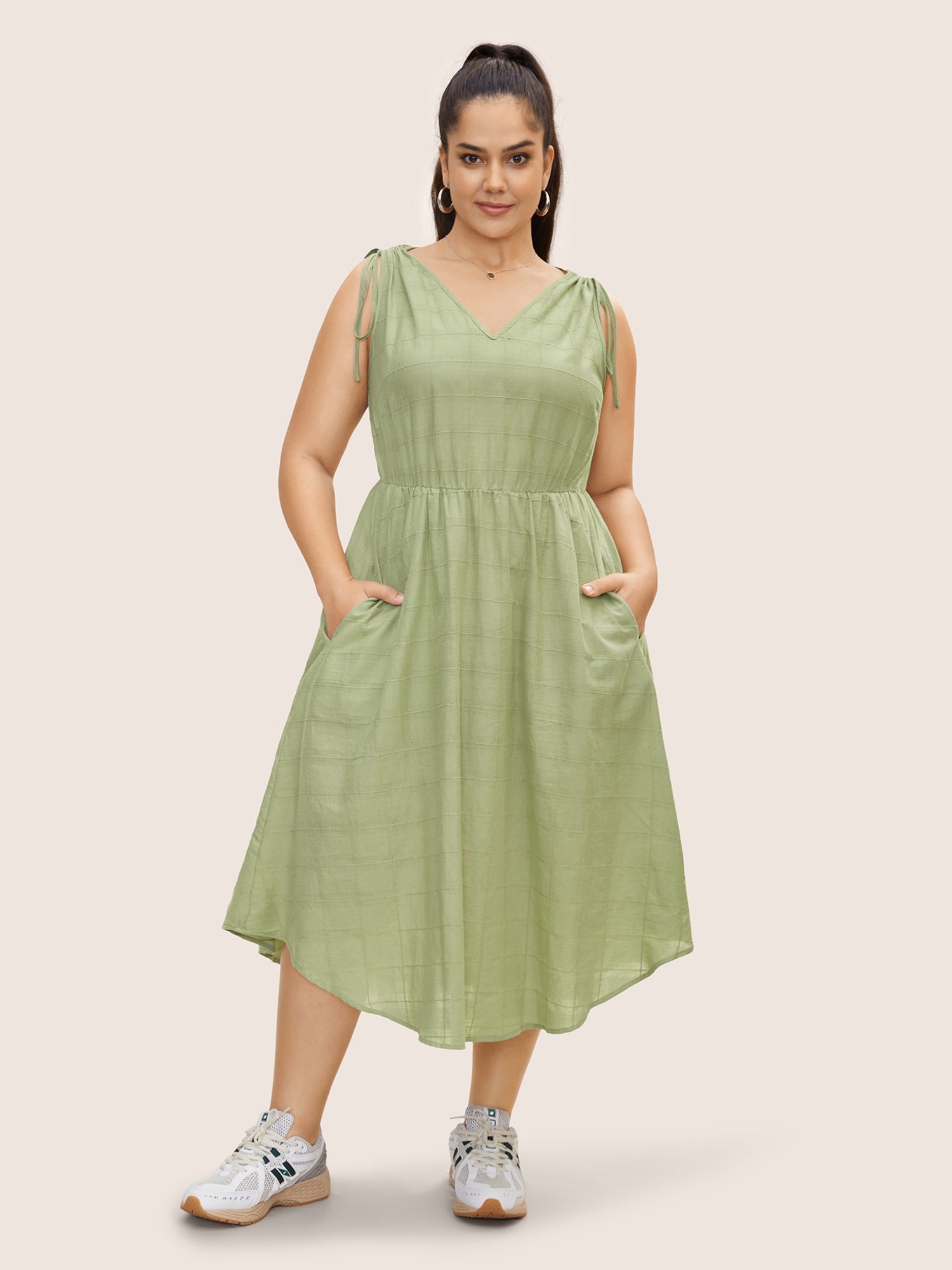 V Neck Solid Textured Drawstring Midi Dress