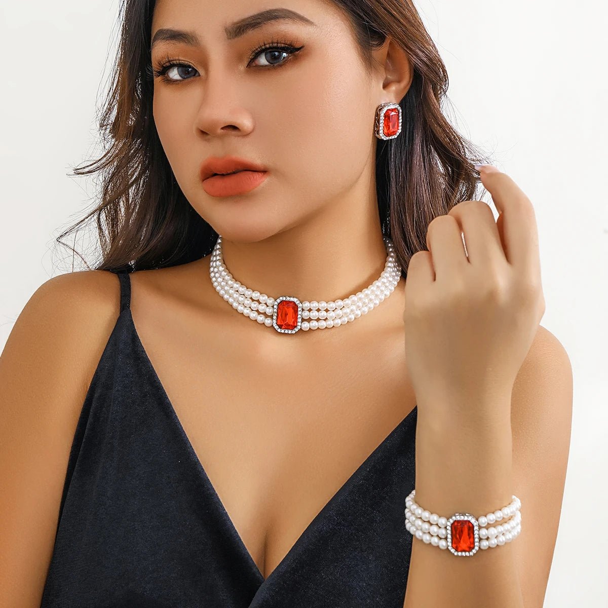 Elegant Pearl Diamond Necklace. Bracelet. and Earring Set