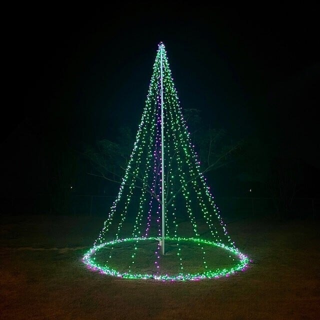 FLAGPOLE CHRISTMAS TREE MAGIC!