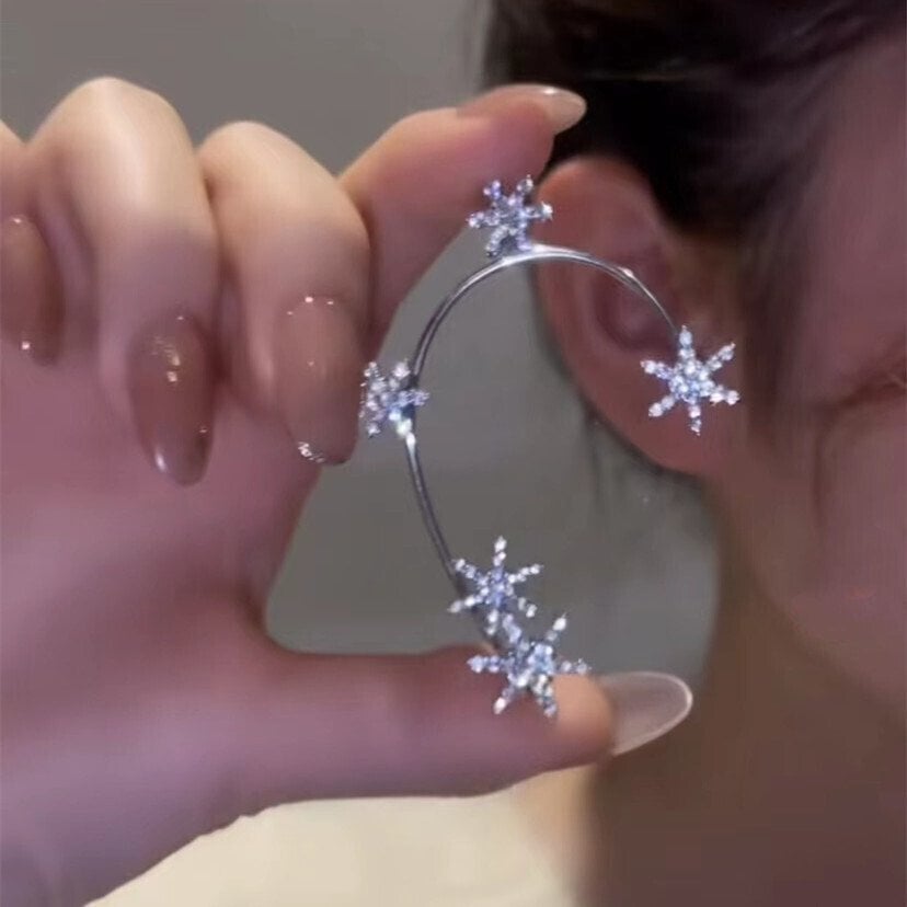 🎅Snowflake earrings made of diamonds and cubic zirconia