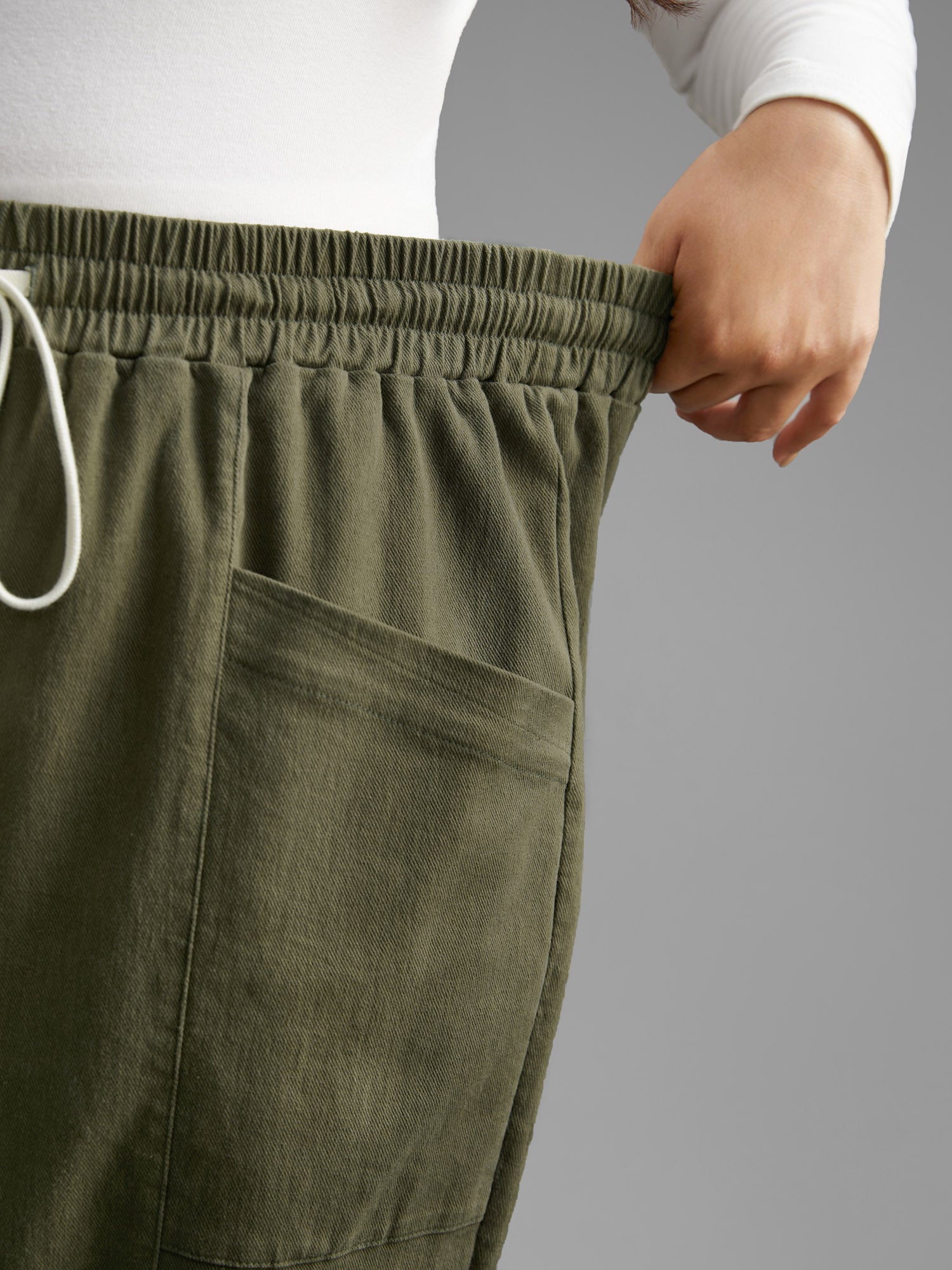 Solid Drawstring Patch Pocket Carrot Pants