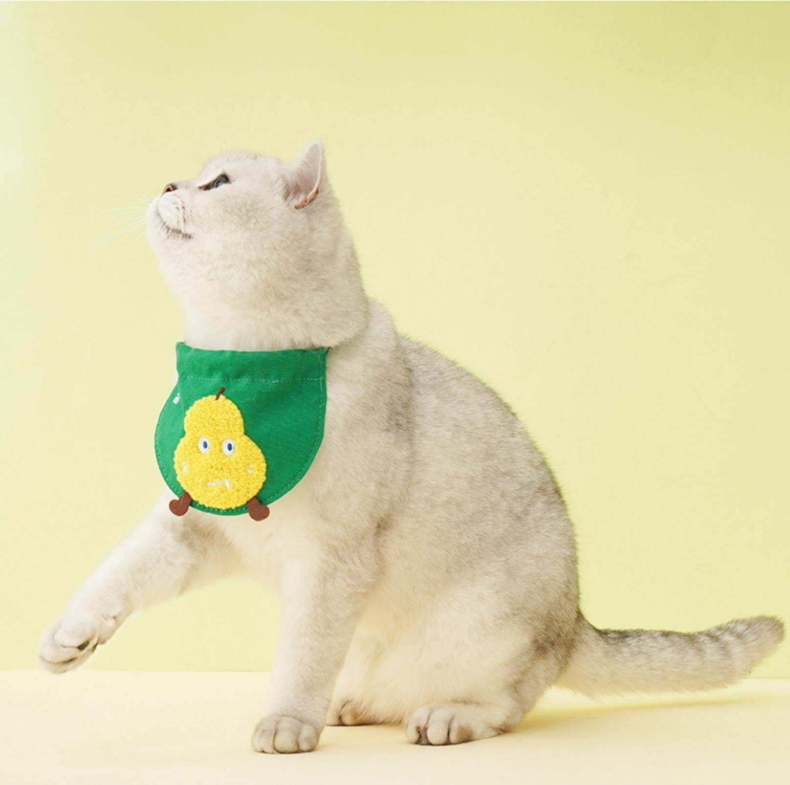 ZeZe Knitted Cartoon Fruit Pet Cat Bib