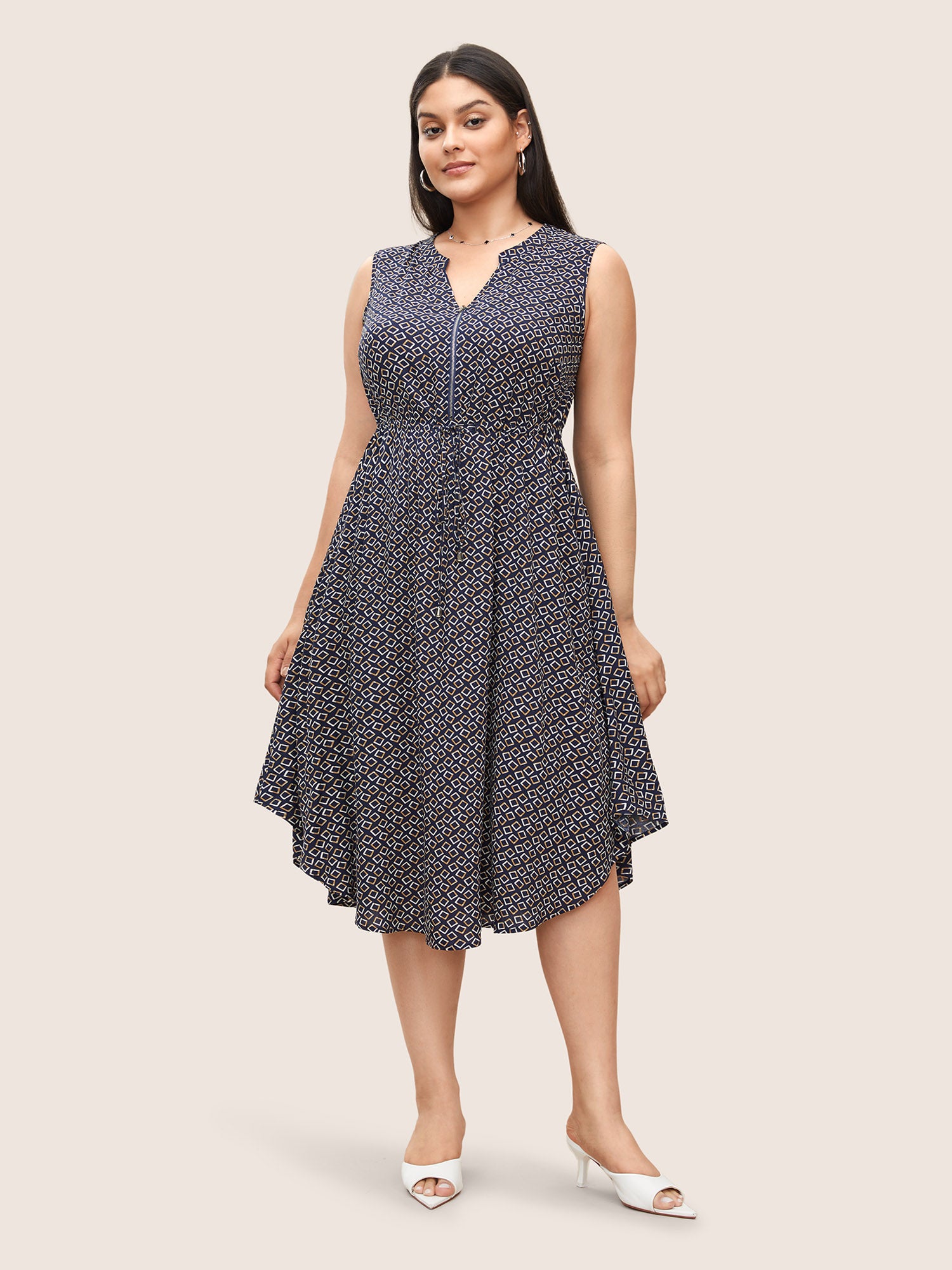 Geometric Half Zip Drawstring Arc Hem Dress