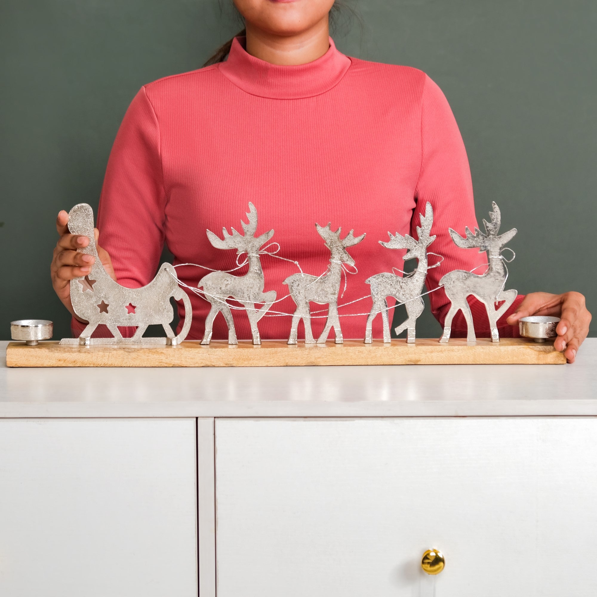 Reindeer Sleigh Showpiece With Tealight Holders