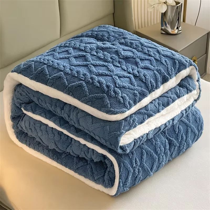 Warm And Comfortable Chunky High Quality Winter Velvet Sherpa Quilt Weight Blanket Thickened Comforter