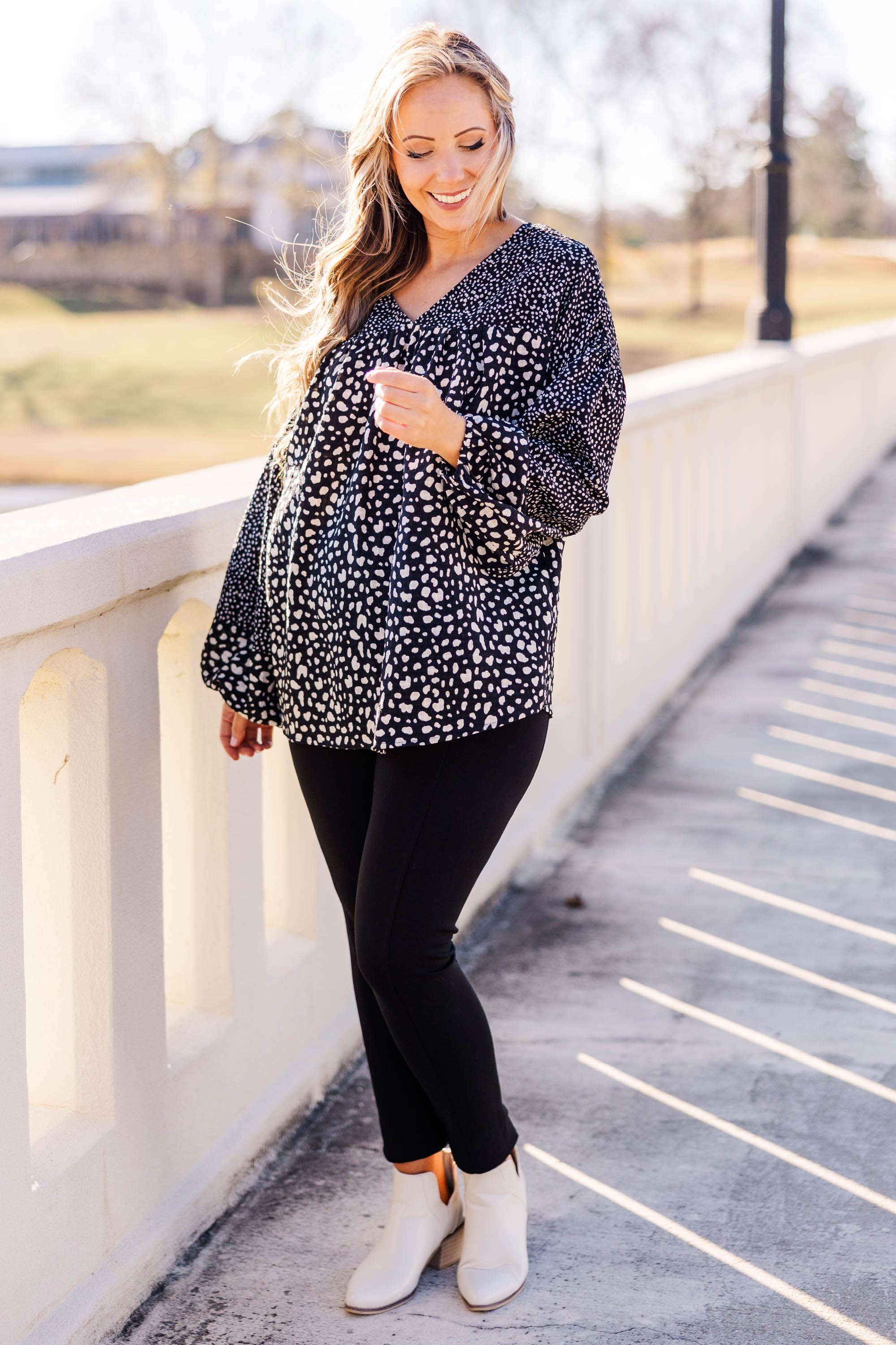 Savor The Glance Top. Black