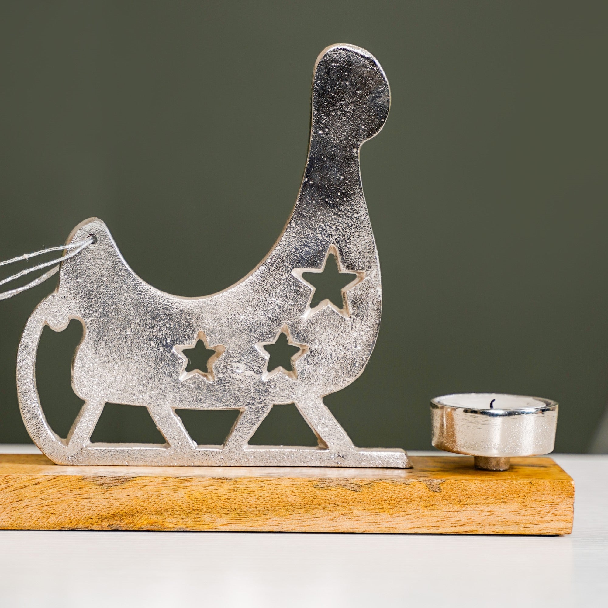 Reindeer Sleigh Showpiece With Tealight Holders