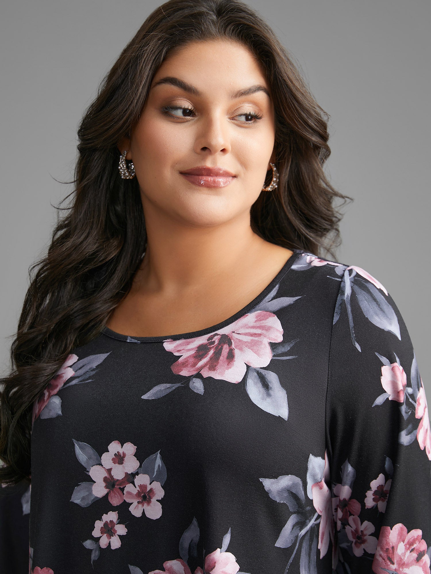 Floral Round Neck Asymmetrical Hem T-shirt