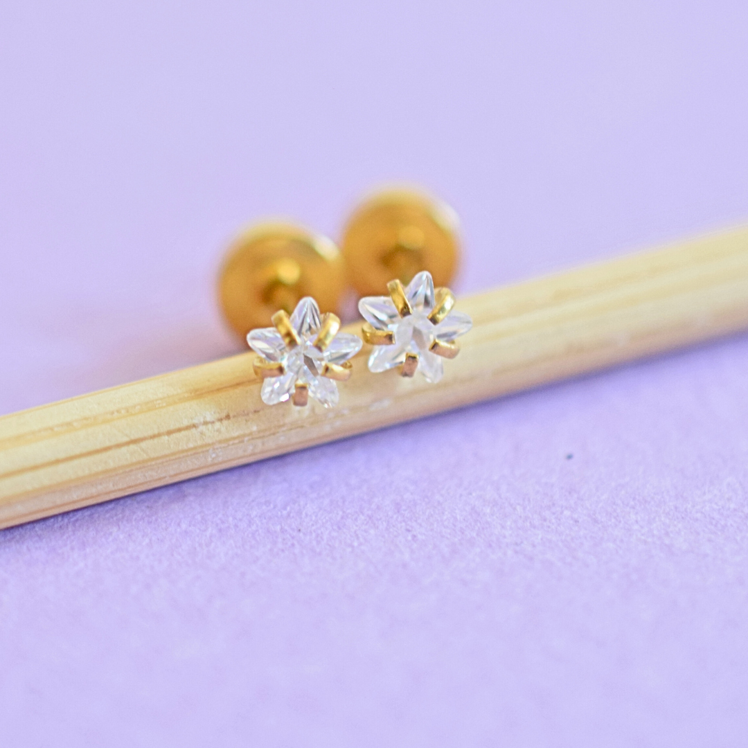 Baby Diamond style star studs - Gold