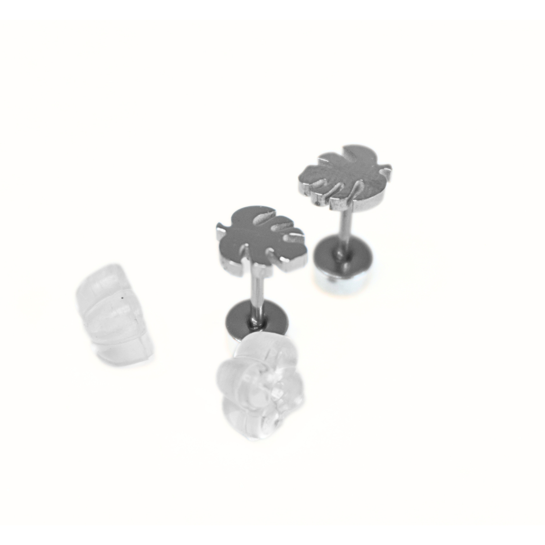 Tiny tropical leaf studs - Silver