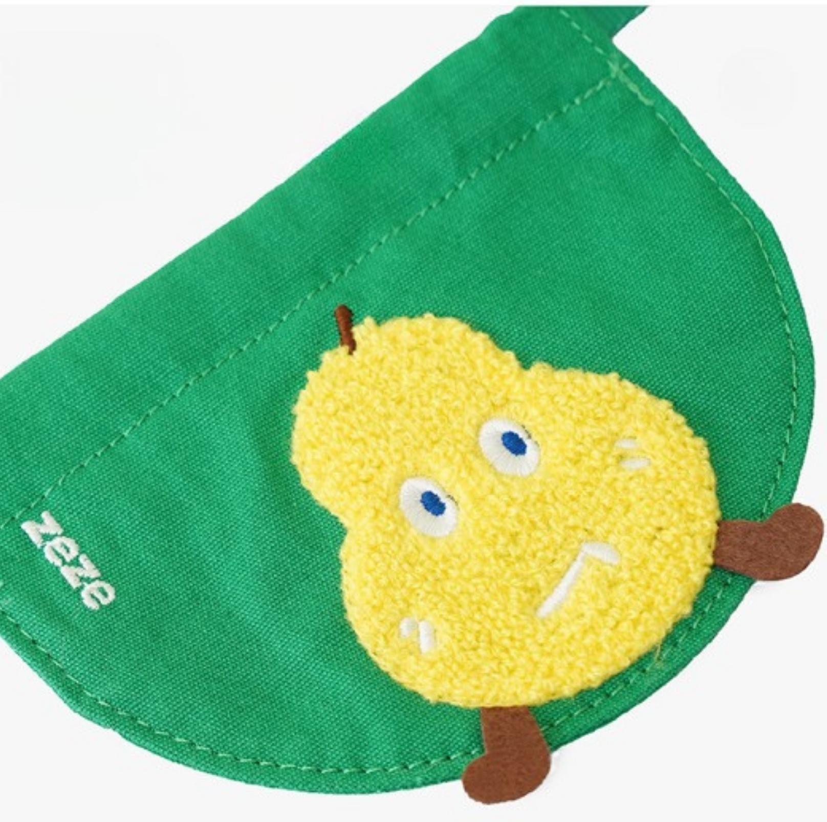 ZeZe Knitted Cartoon Fruit Pet Cat Bib