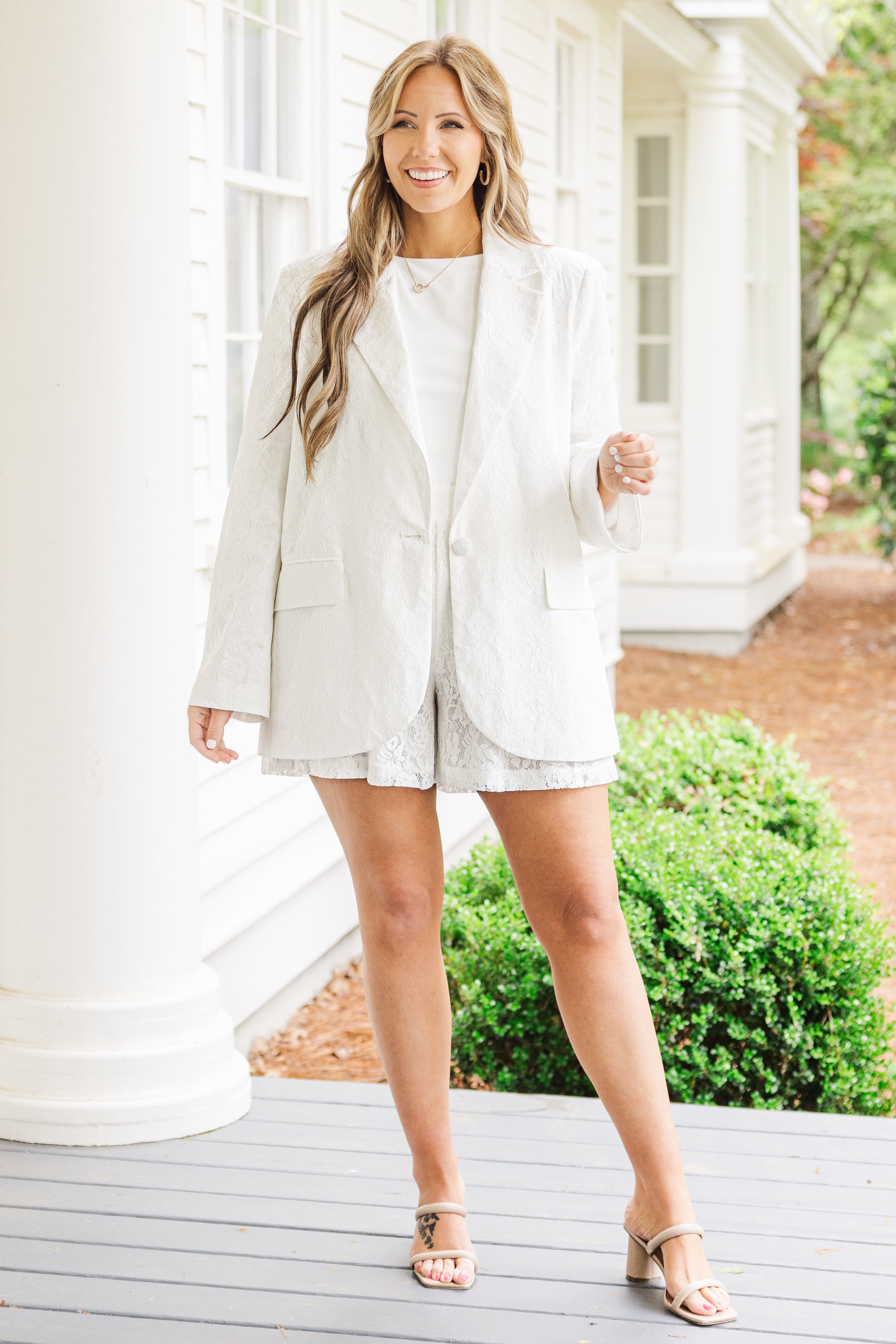 Toi Et Moi Shorts. Off-White