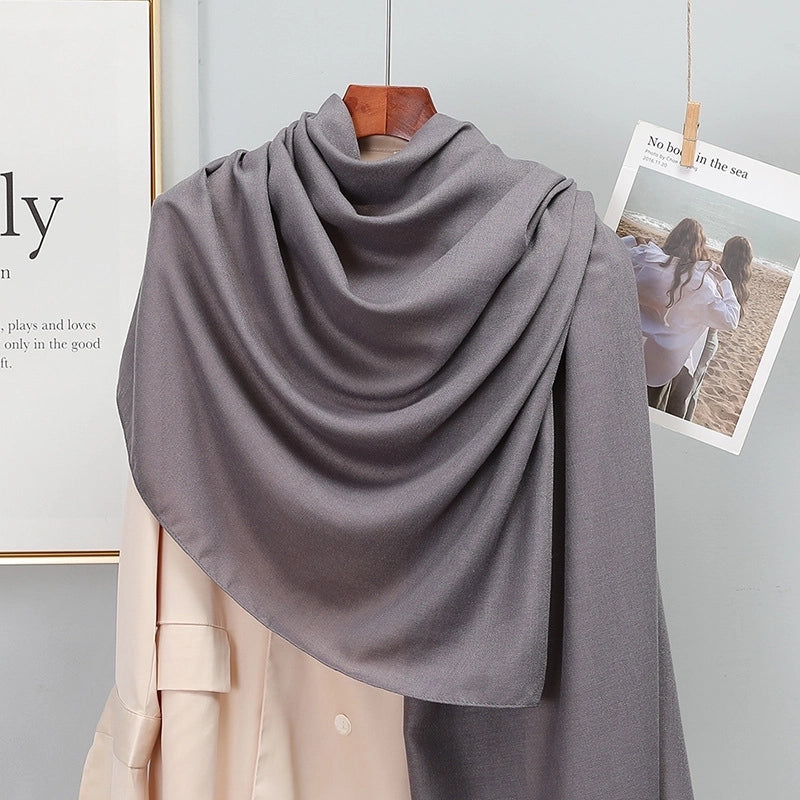 Women's Elegant Minimalist Solid Color Polyester Scarf