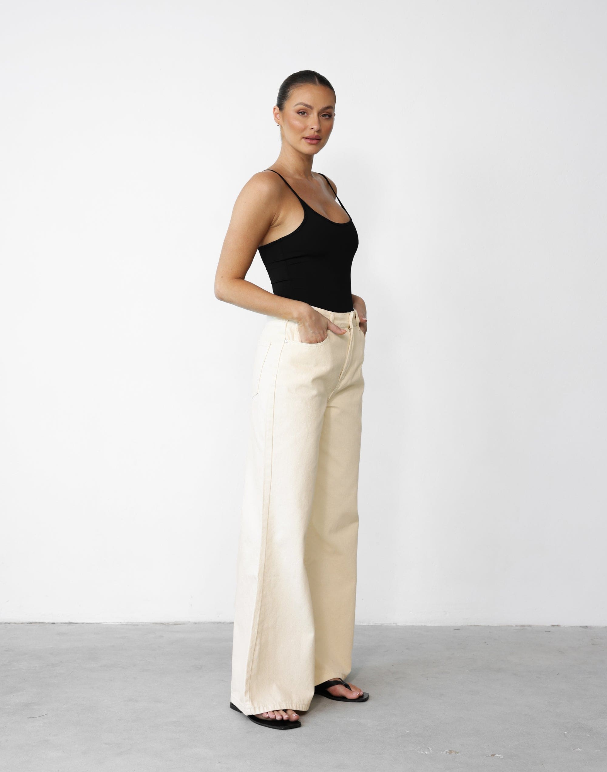 Ethan Wide Leg Jeans (Pumice)