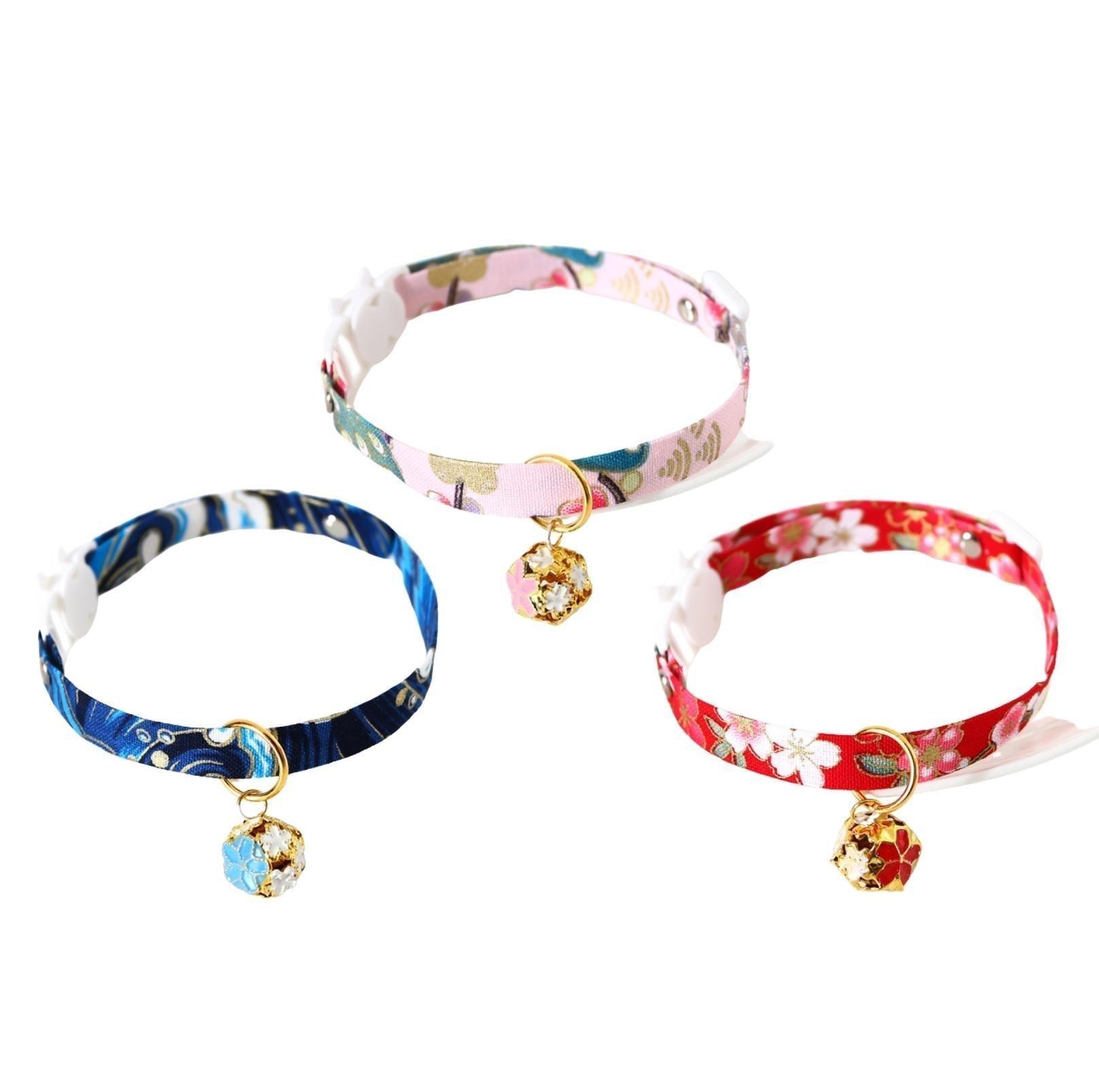 Adjustable Pet Flower Hollow Bell Collar