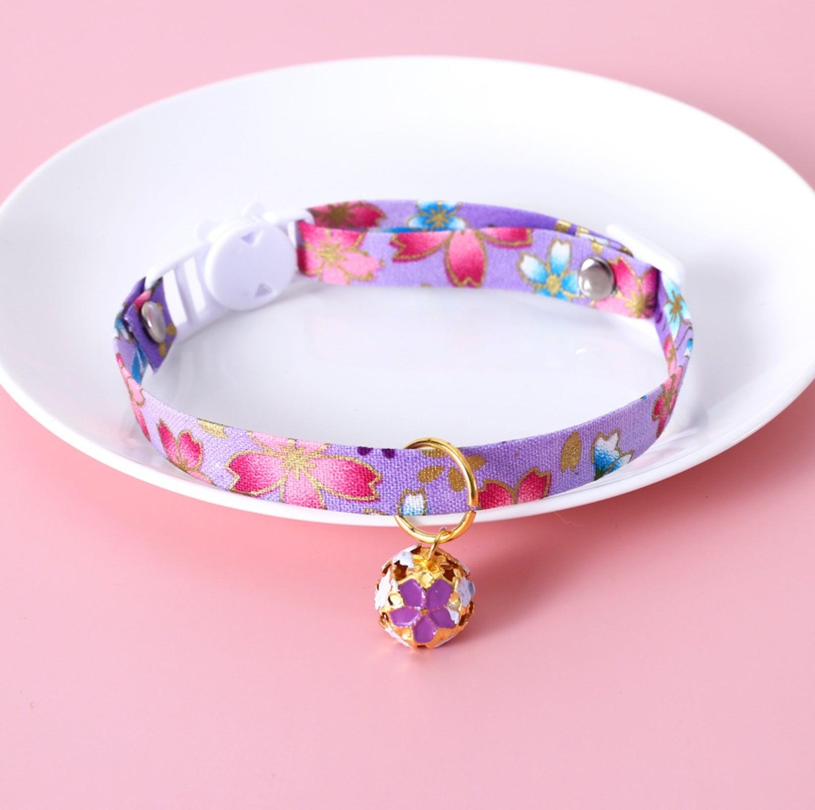 Adjustable Pet Flower Hollow Bell Collar