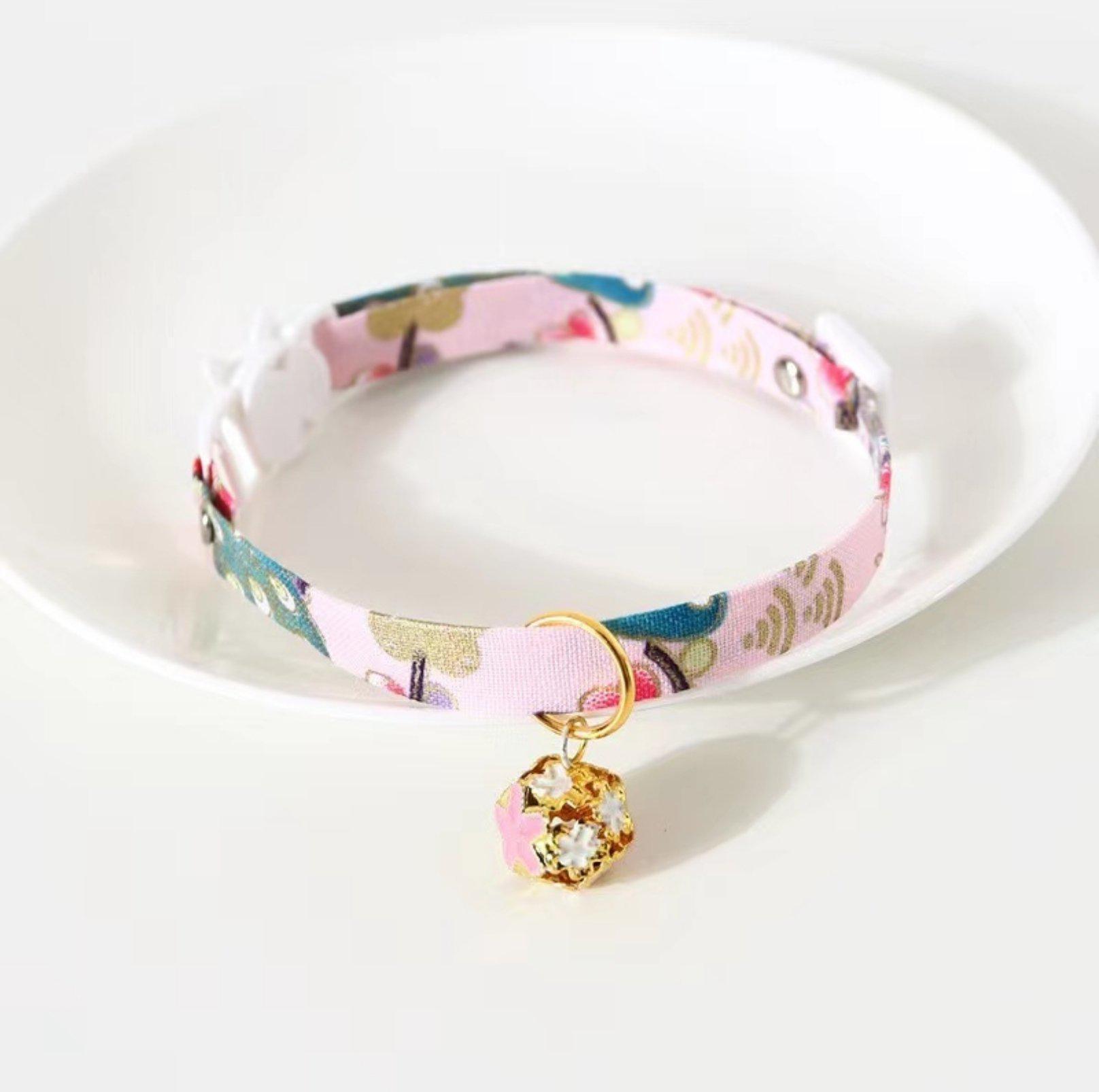 Adjustable Pet Flower Hollow Bell Collar