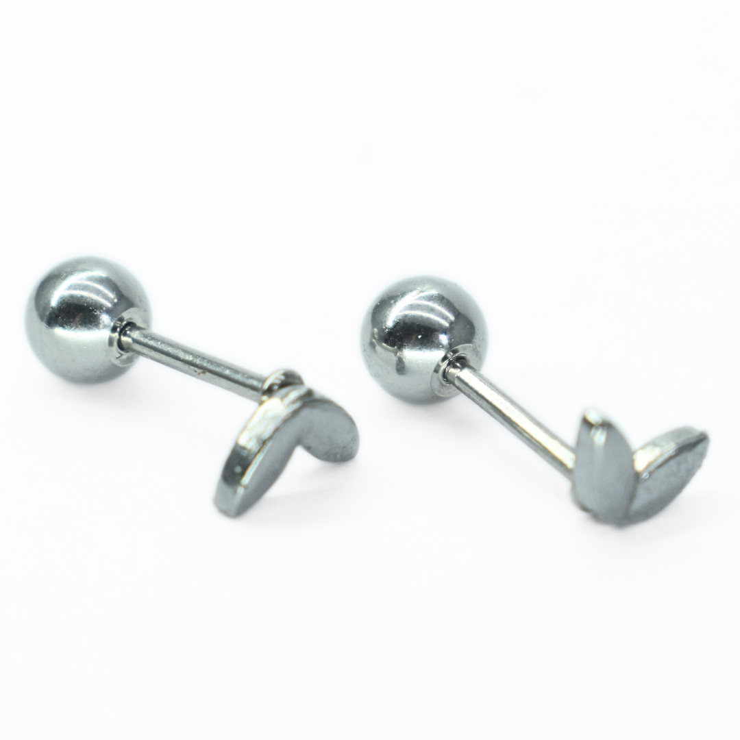 Tiny leaf studs - Silver
