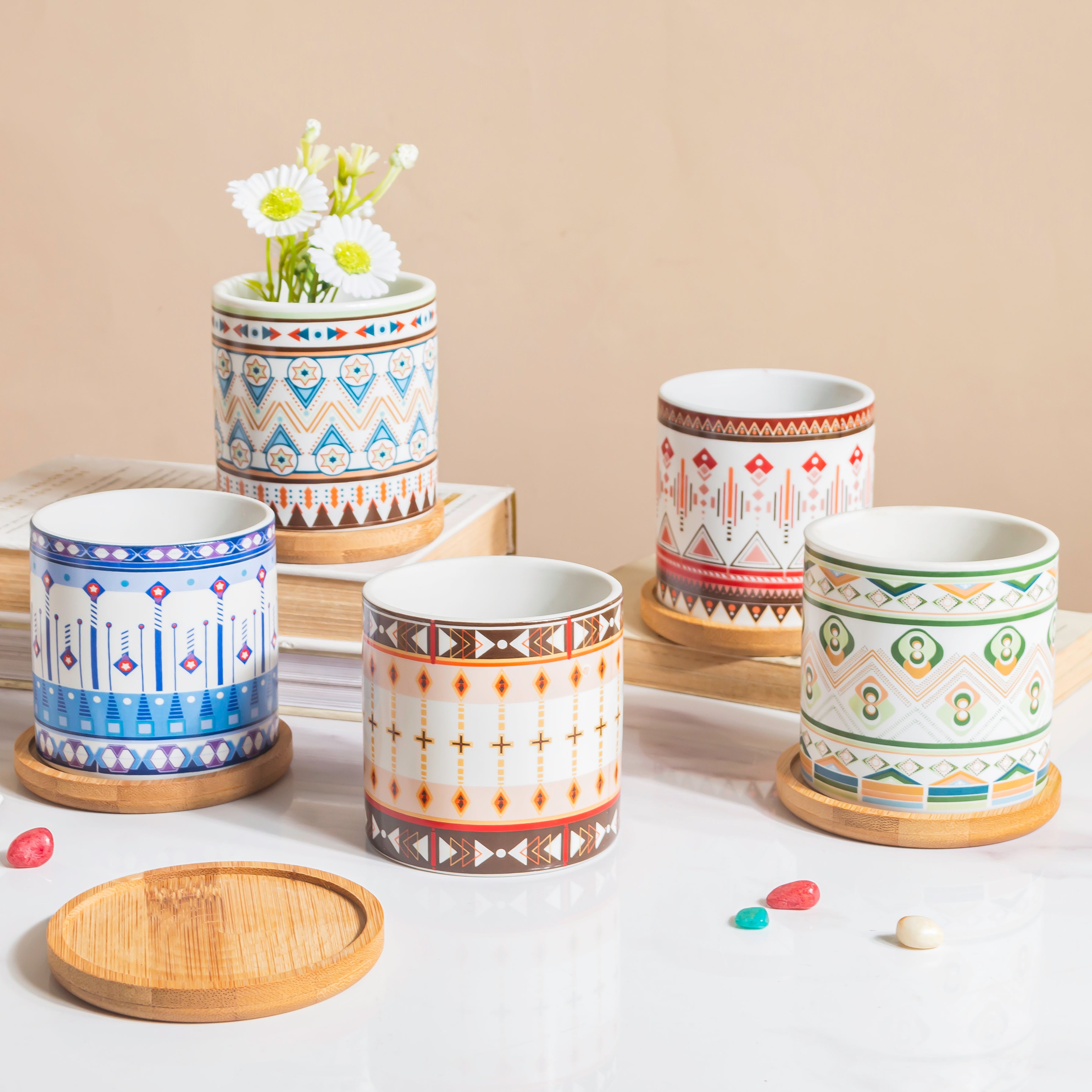 Noor Art Multicolor Ceramic Planter With Wooden Coaster