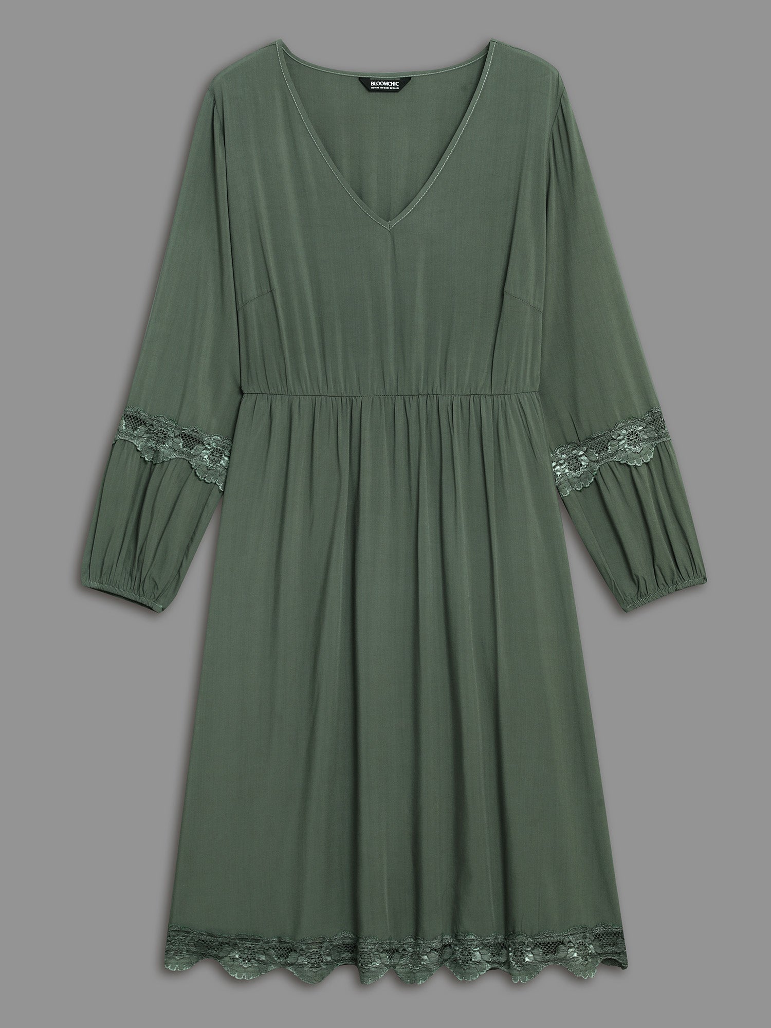 Lace Detailing Pockets V-Neck Midi Dress