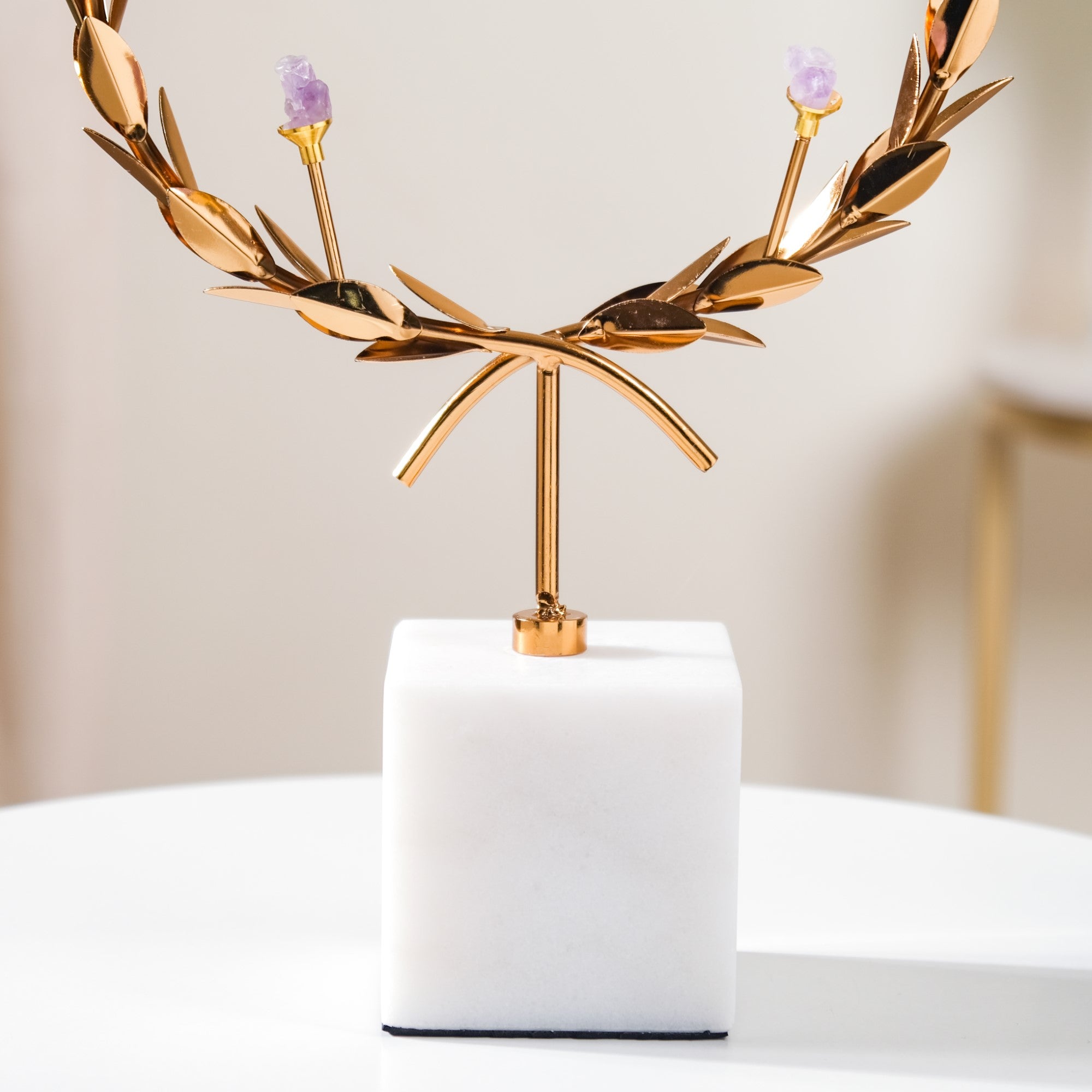 Laurel Wreath Showpiece With Agate Stones Gold