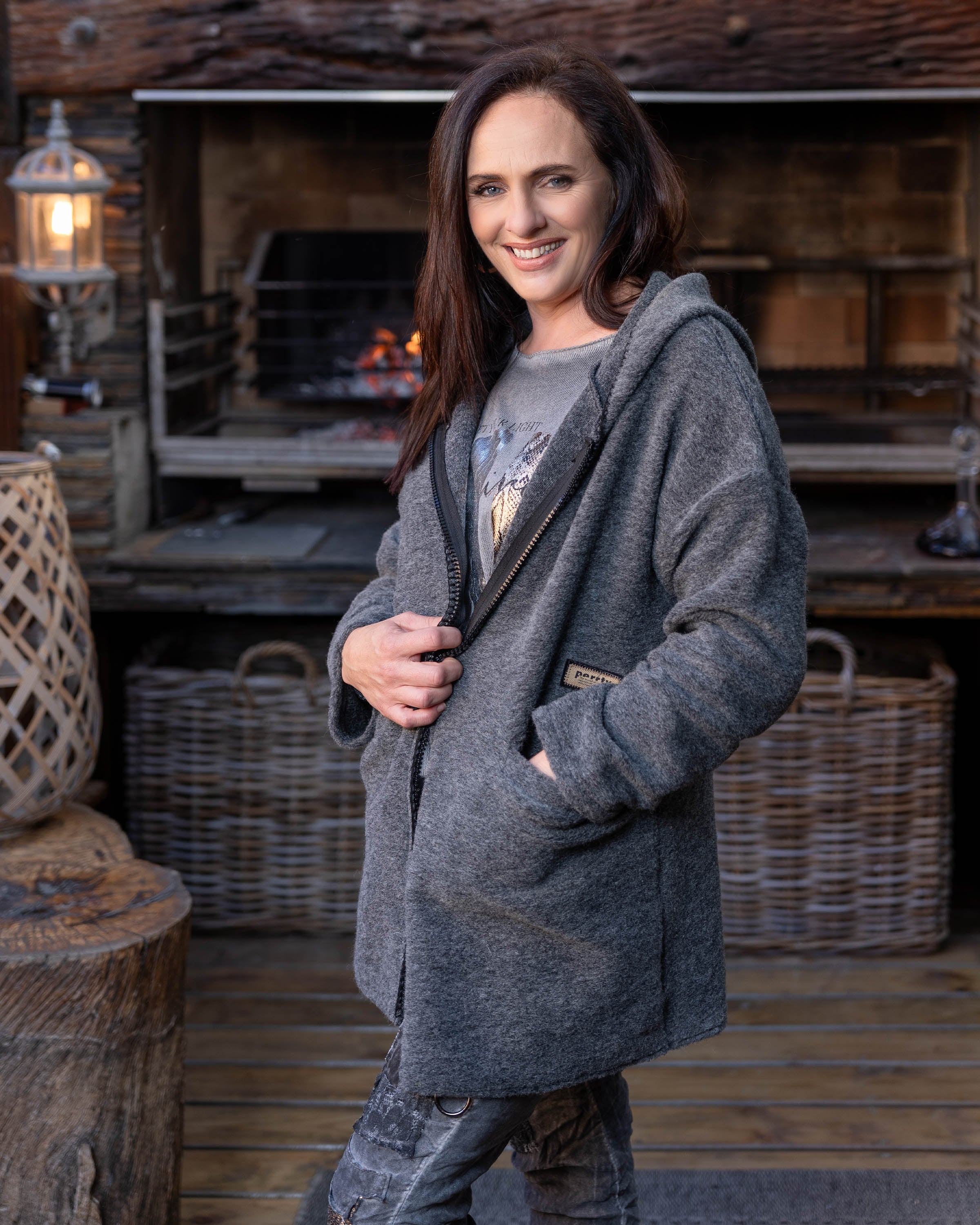 Feel The Heat Jacket | Dark Grey