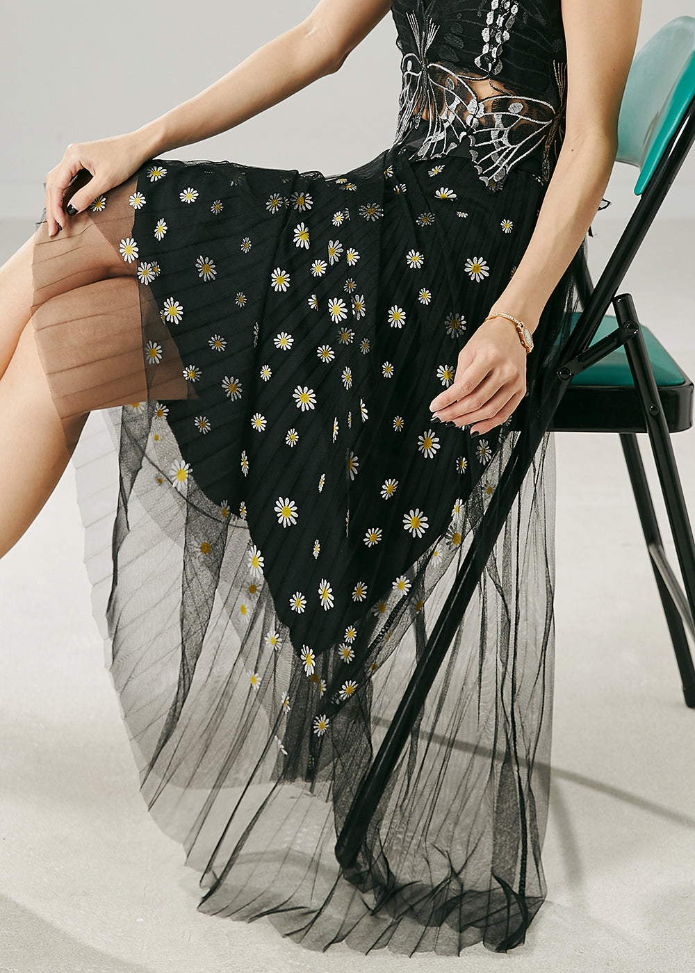 Black Slim Fit Tulle Skirt Chrysanthemum Embroidered Summer