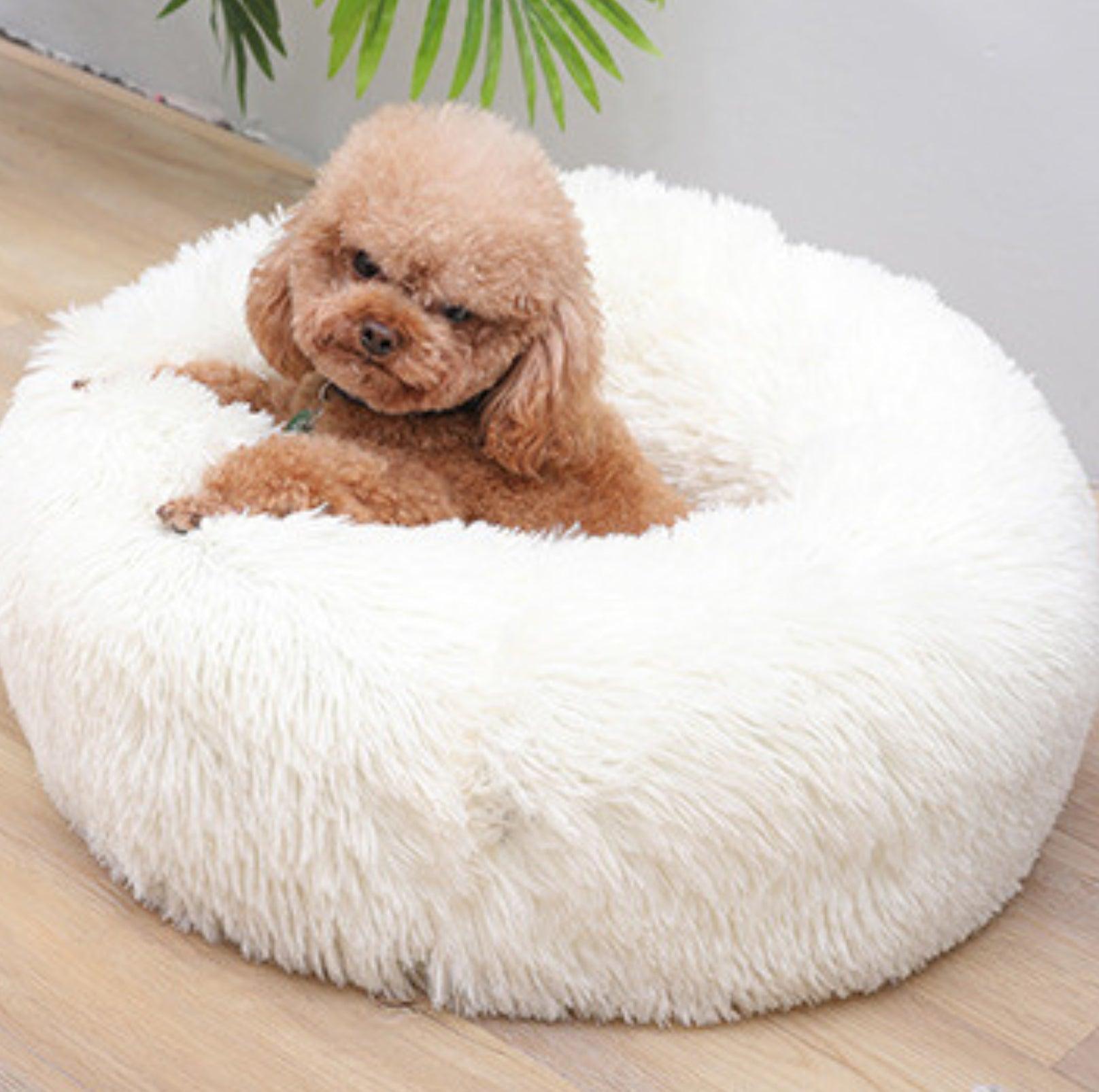 Cozy Plush Pet Bed - Warm and Durable Bedding for Cats and Dogs
