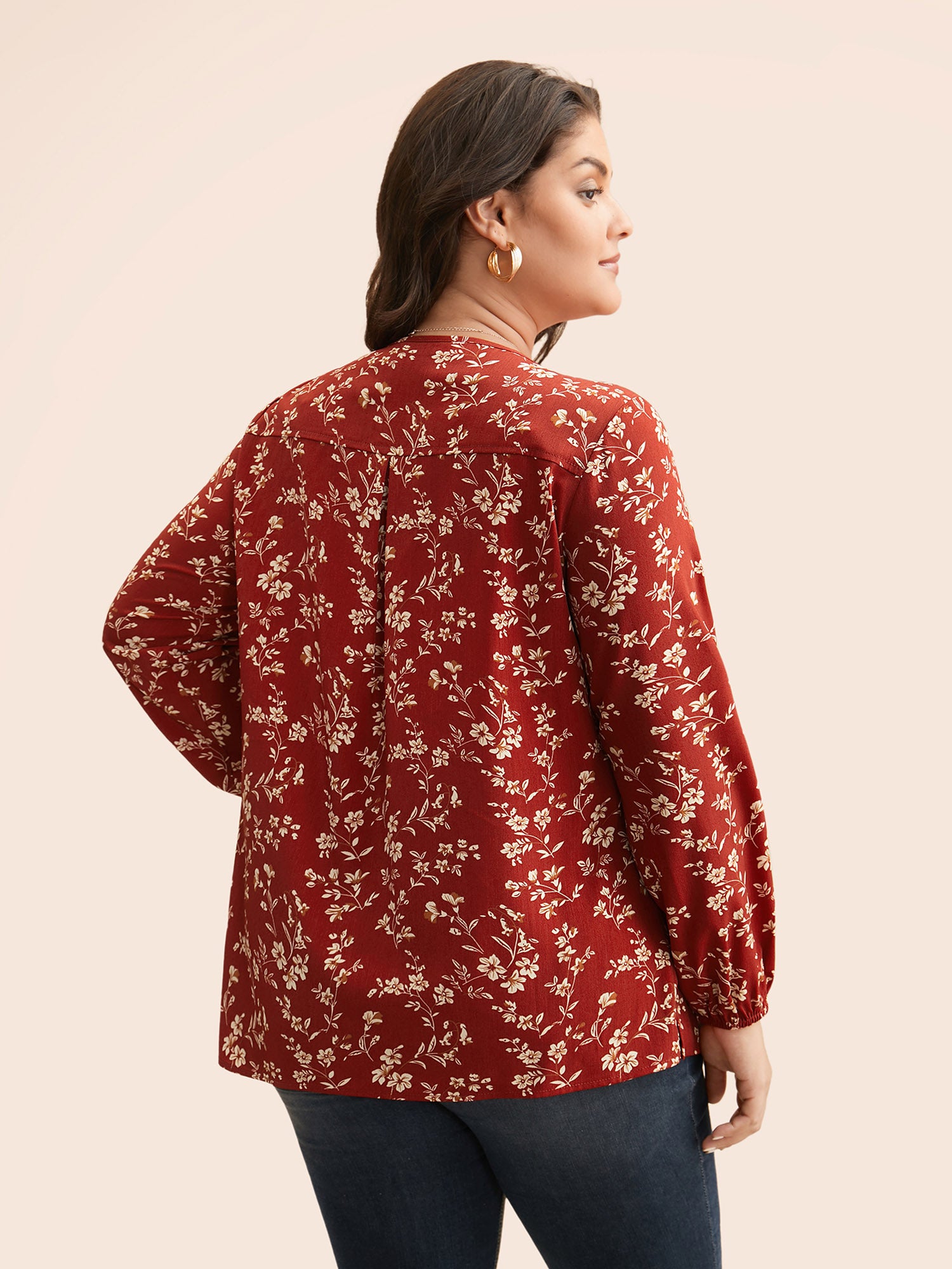 Ditsy Floral Split Hem Gathered Blouse