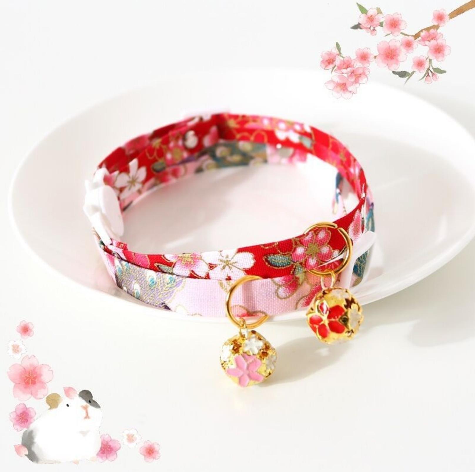 Adjustable Pet Flower Hollow Bell Collar