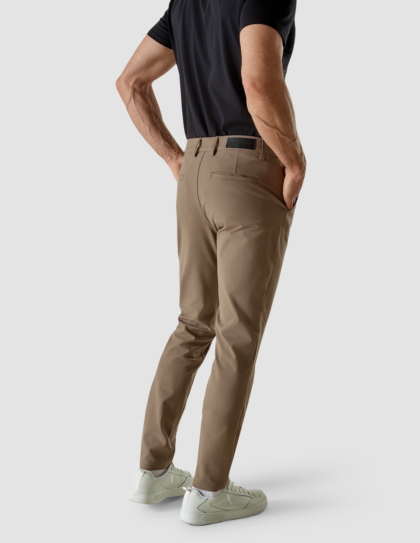 Essential Pants Slim Walnut