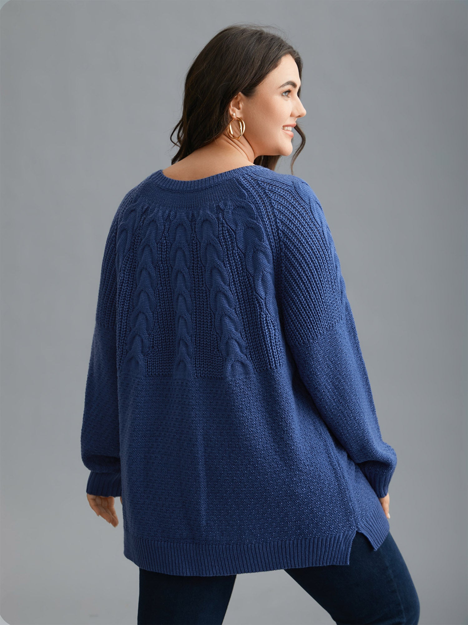 Cable Knit Raglan Sleeve Round Neck Pullover