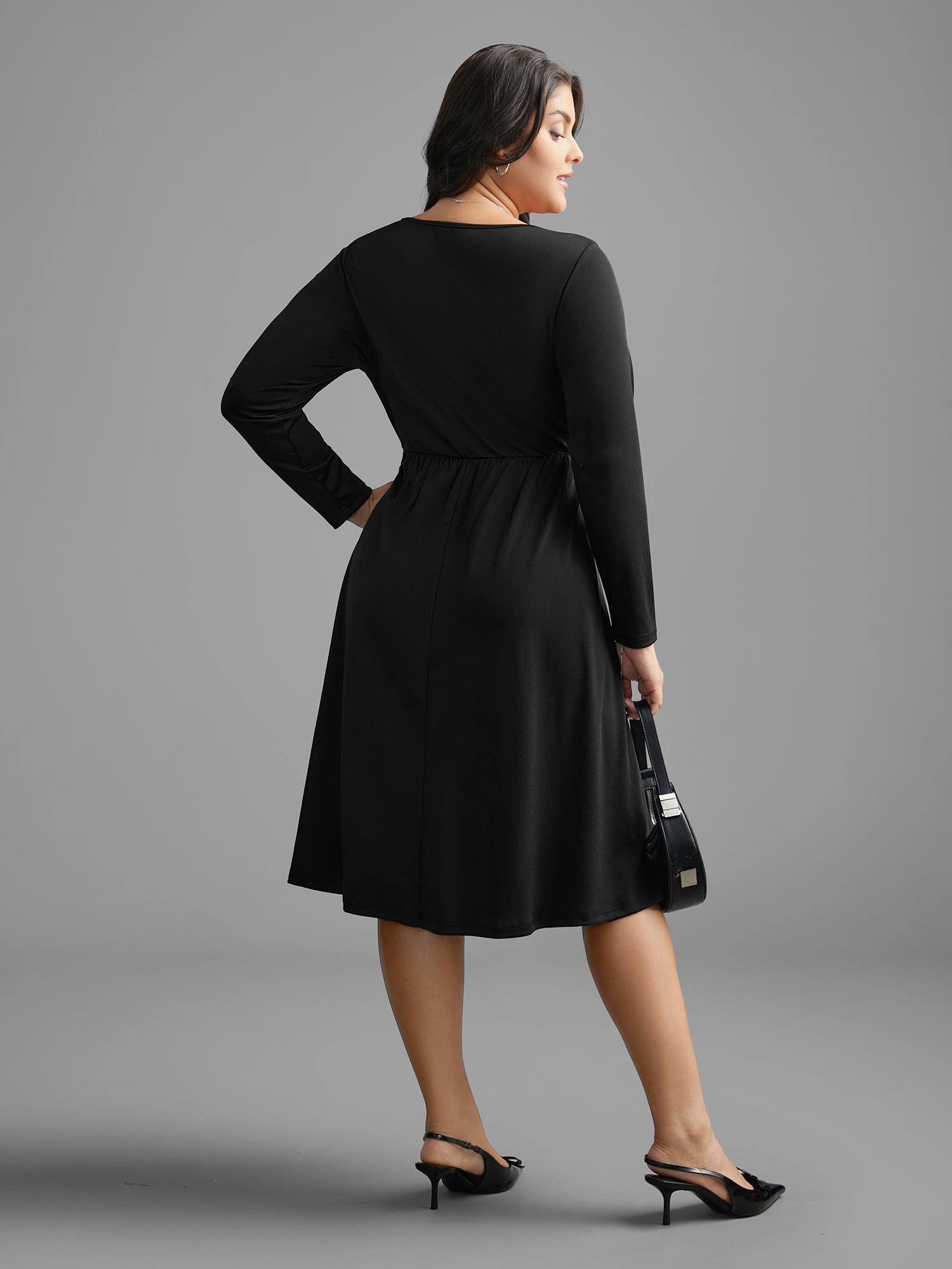 Round Neck Elastic Waist Pleated Dress