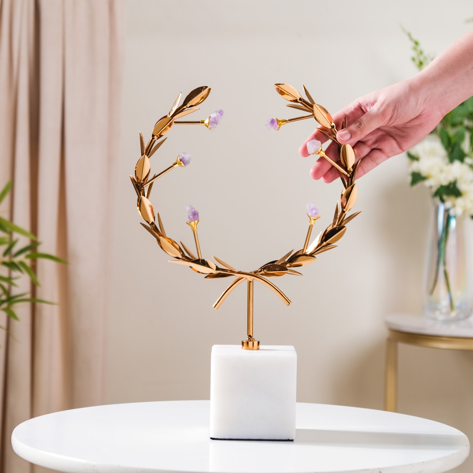 Laurel Wreath Showpiece With Agate Stones Gold