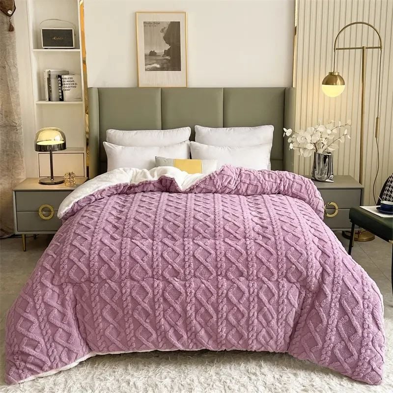 Warm And Comfortable Chunky High Quality Winter Velvet Sherpa Quilt Weight Blanket Thickened Comforter