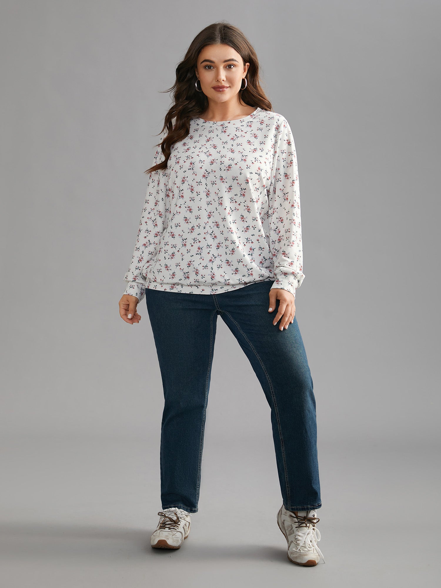 Ditsy Floral Round Neck Sweatshirt