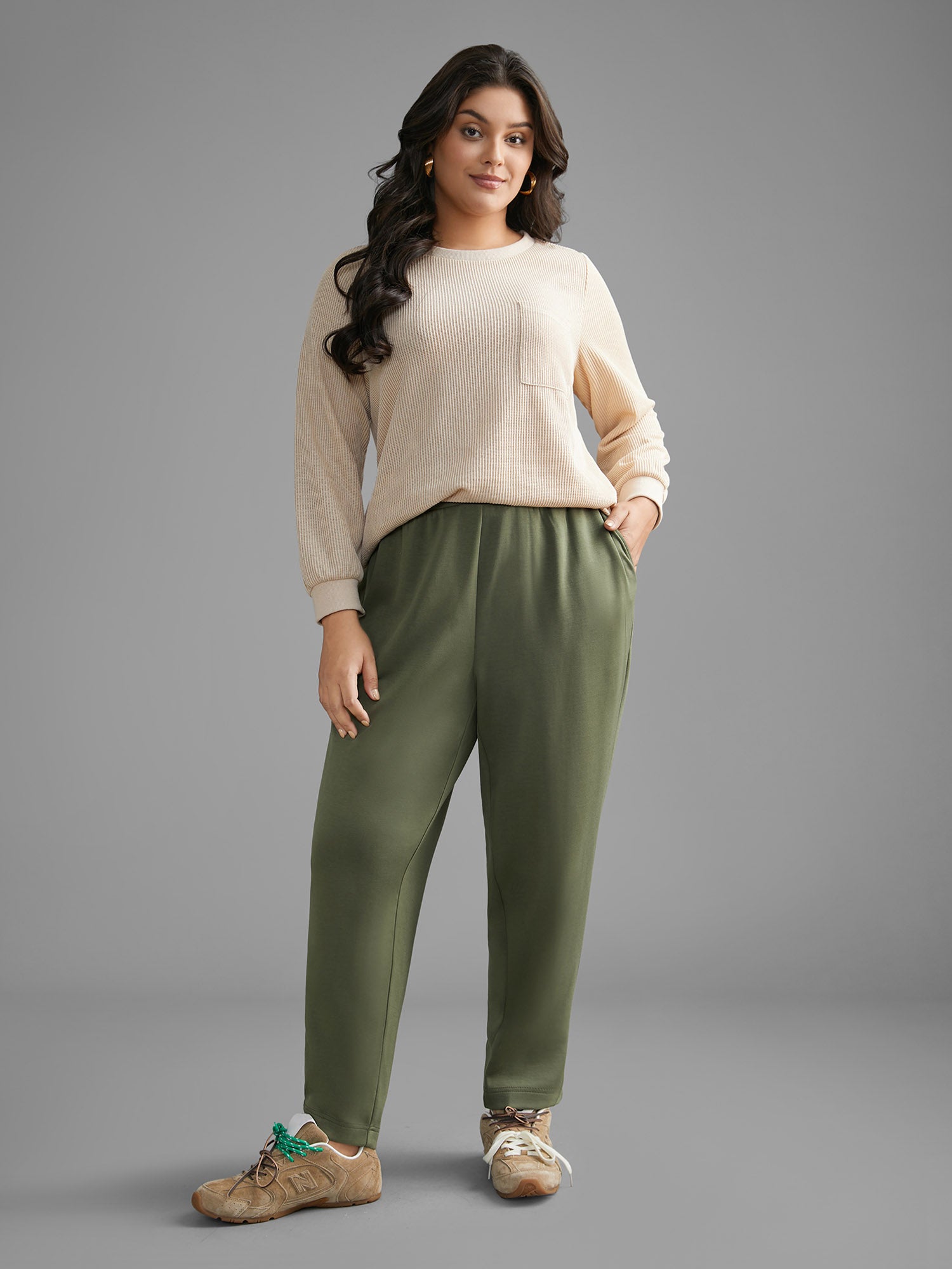 Solid Elastic Waist Mid Rise Pants