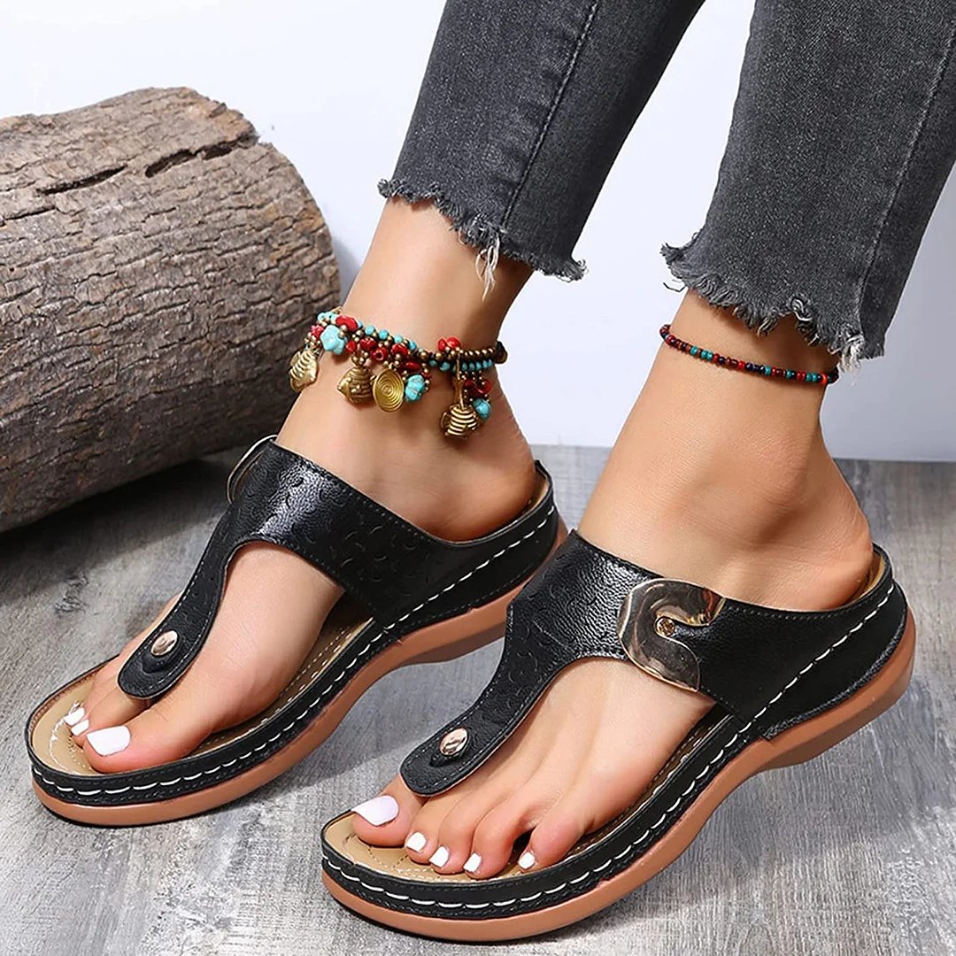 Summer New Women's Metal Decor Feature Pattern Wedge Flip-Flops