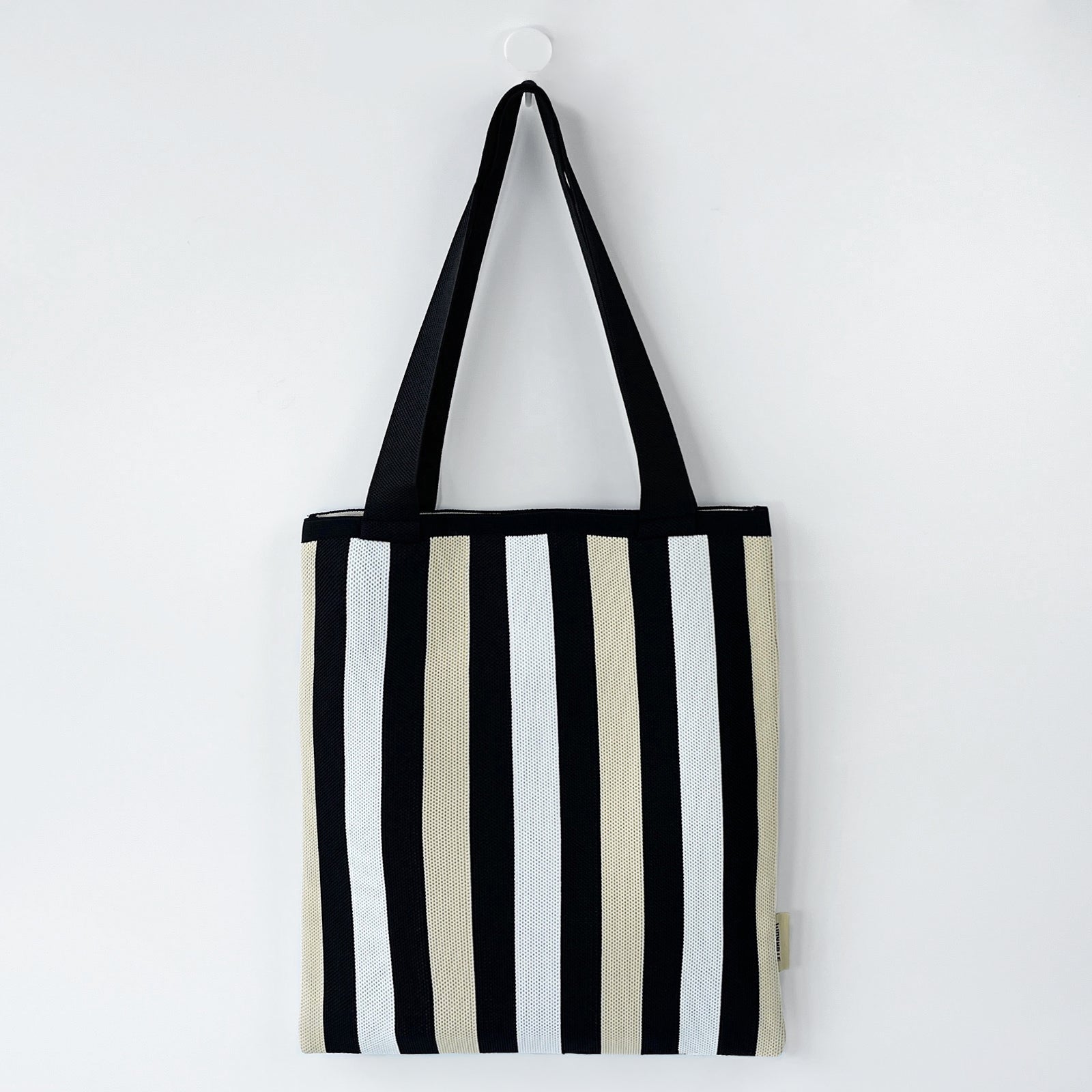Chromatic Stripe Knitted Bag