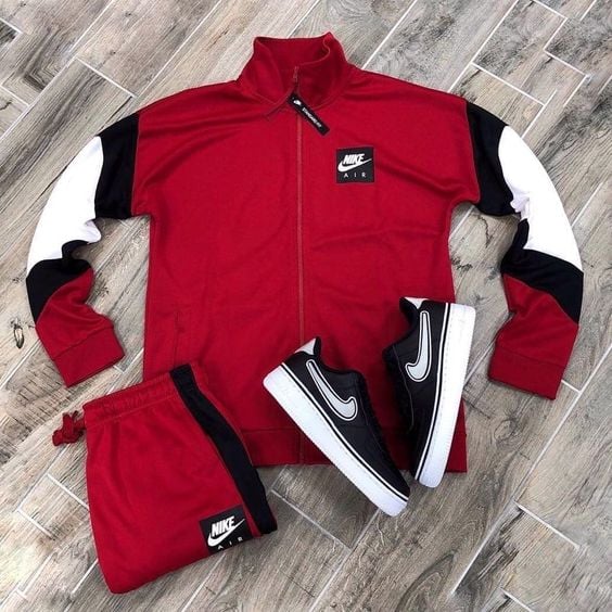 𝐬𝐮𝐢𝐭 (𝐭𝐨𝐩 + 𝐩𝐚𝐧𝐭𝐬 + 𝐬𝐡𝐨𝐞𝐬)