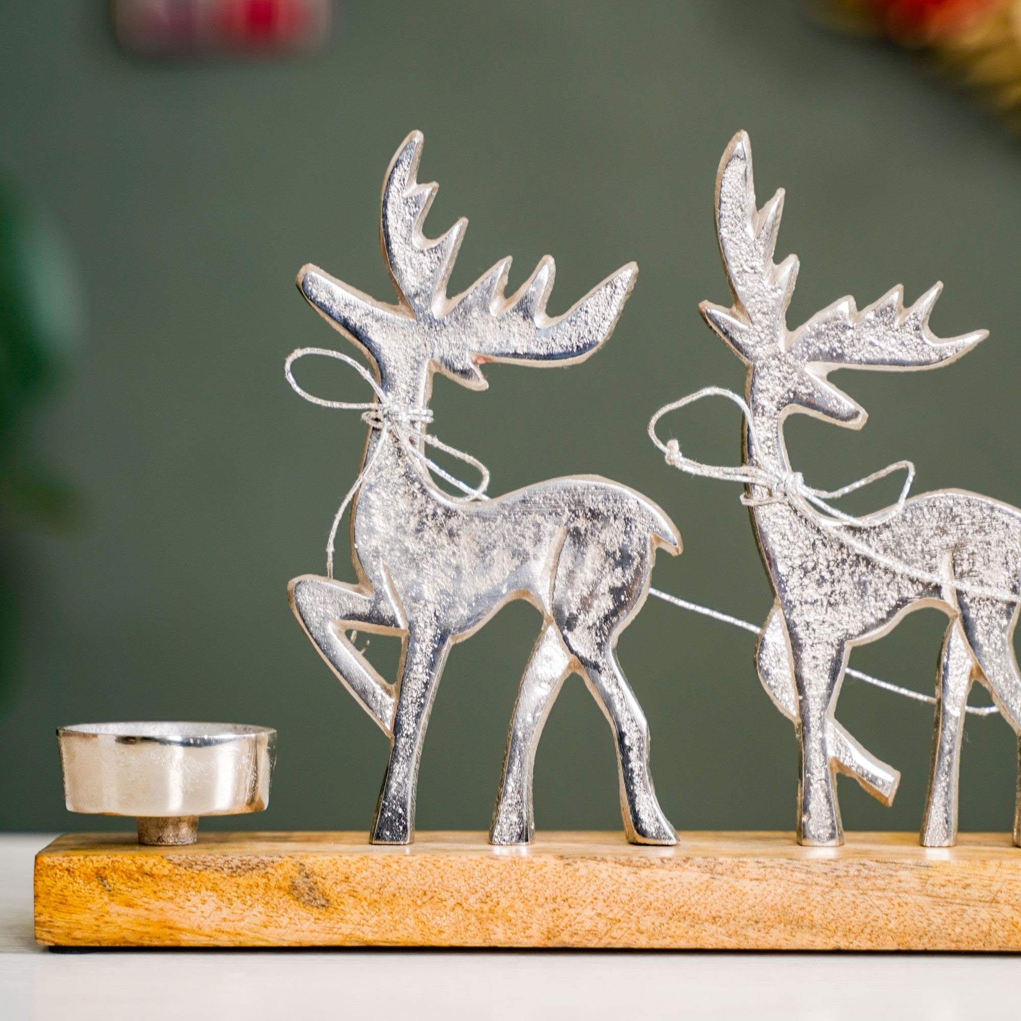 Reindeer Sleigh Showpiece With Tealight Holders