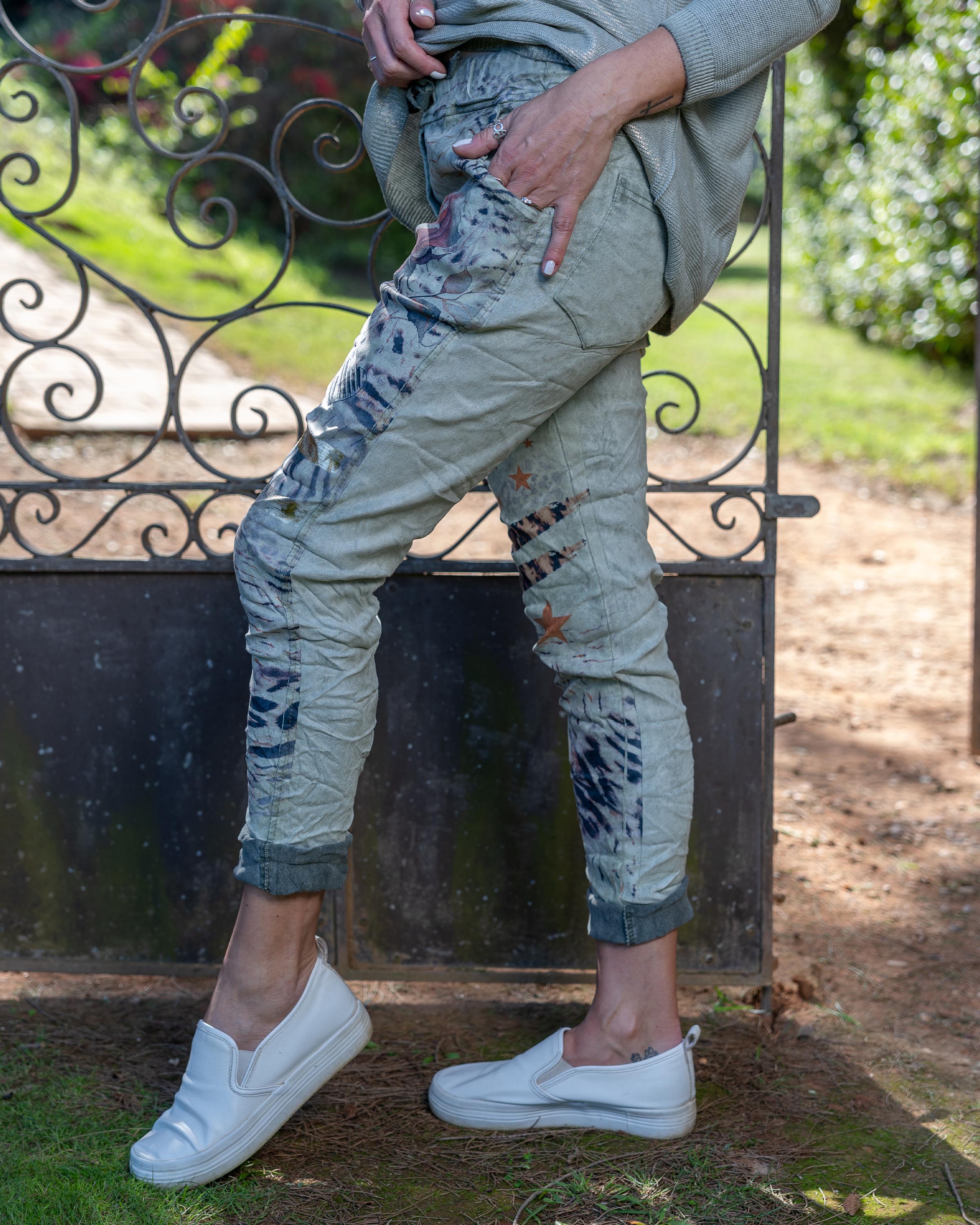 Star-Struck Drawstring Pants | Olive