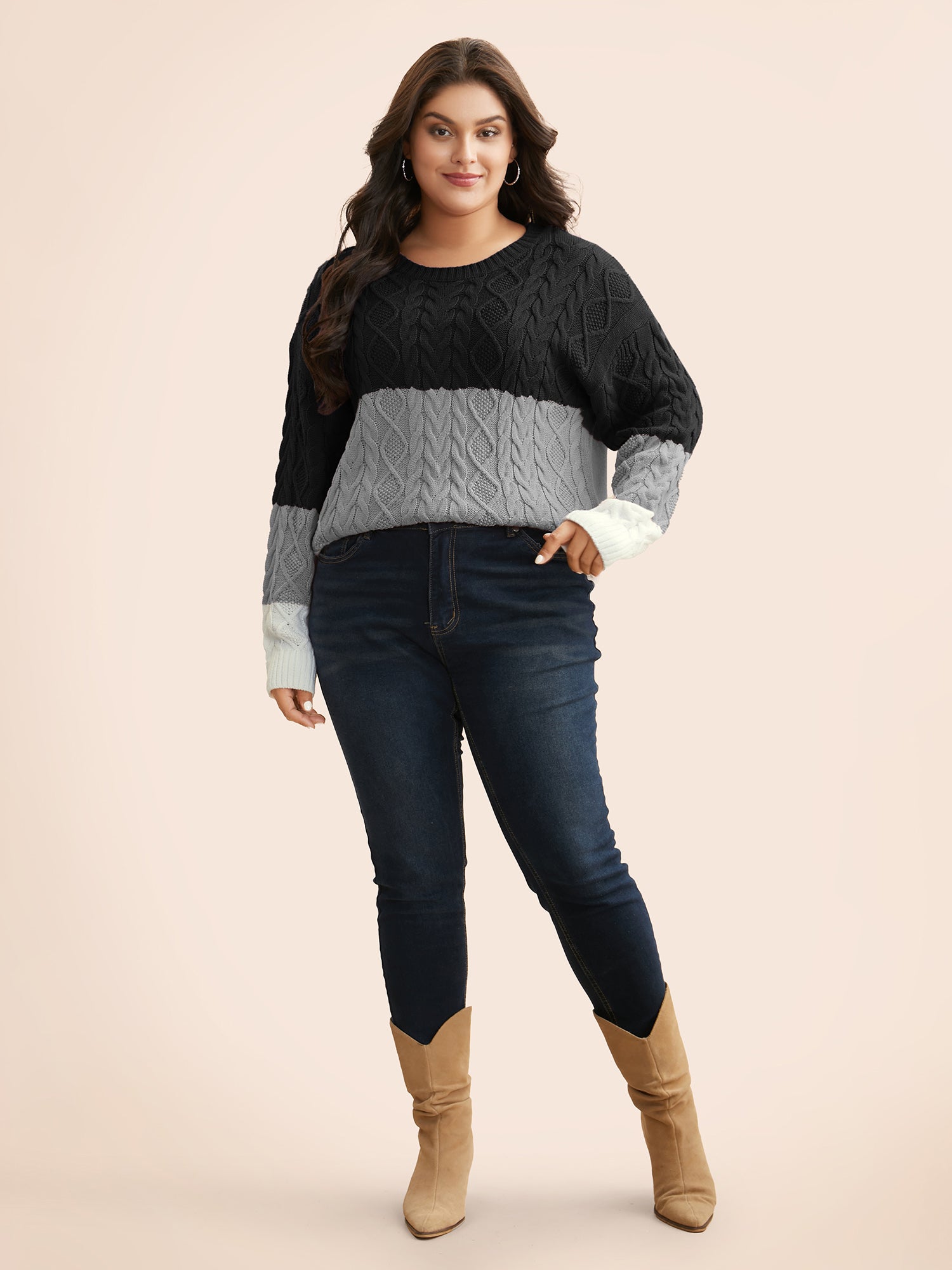 Contrast Cable Knit Arc Hem Pullover