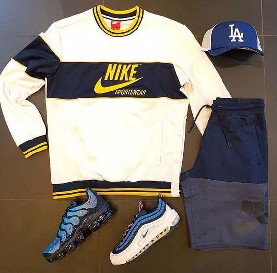 𝐬𝐮𝐢𝐭 (𝐭𝐨𝐩 + 𝐩𝐚𝐧𝐭𝐬 + 𝐬𝐡𝐨𝐞𝐬)